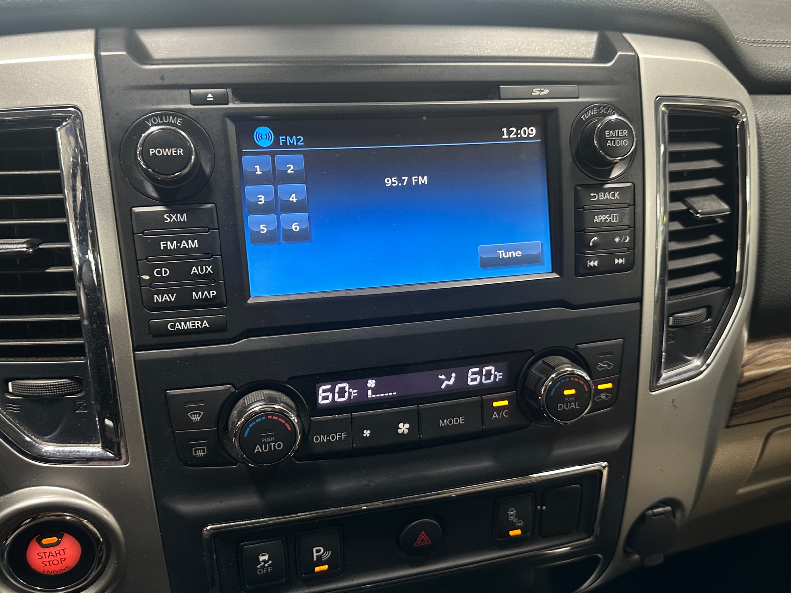Thumbnail: 2016 Nissan Titan - 3
