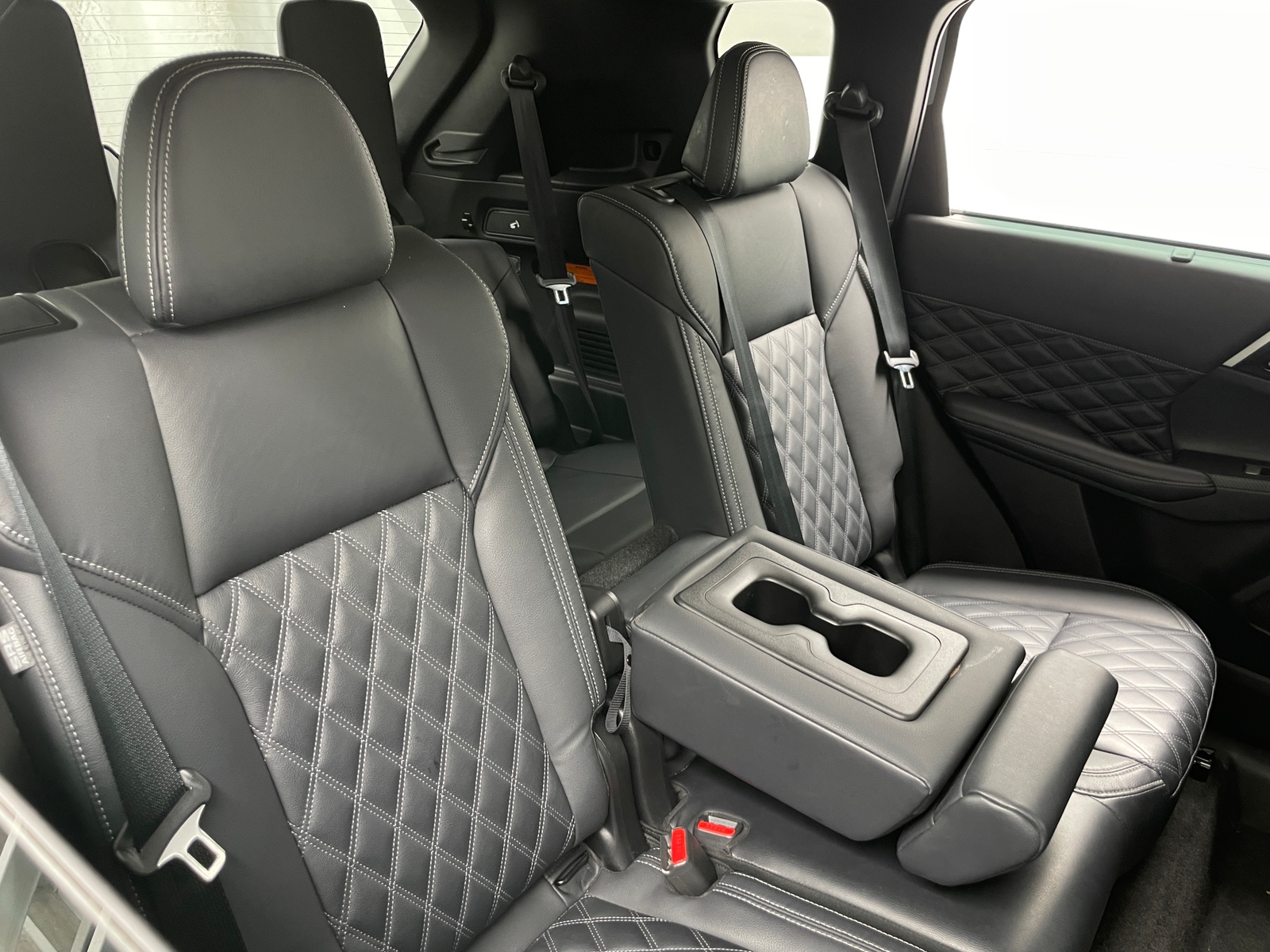 Thumbnail: 2023 Mitsubishi Outlander - 5