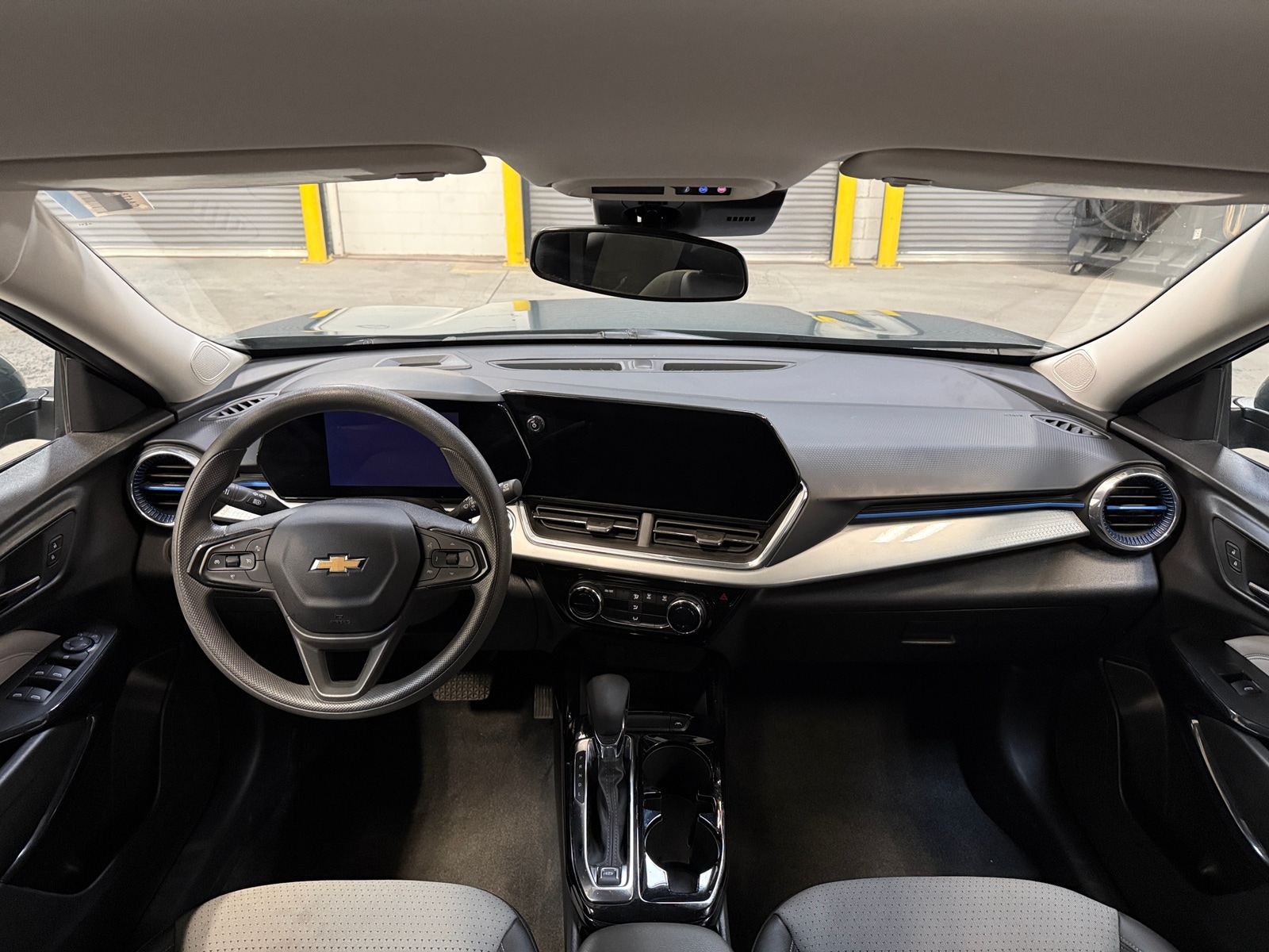 Thumbnail: 2025 Chevrolet Trax - 3