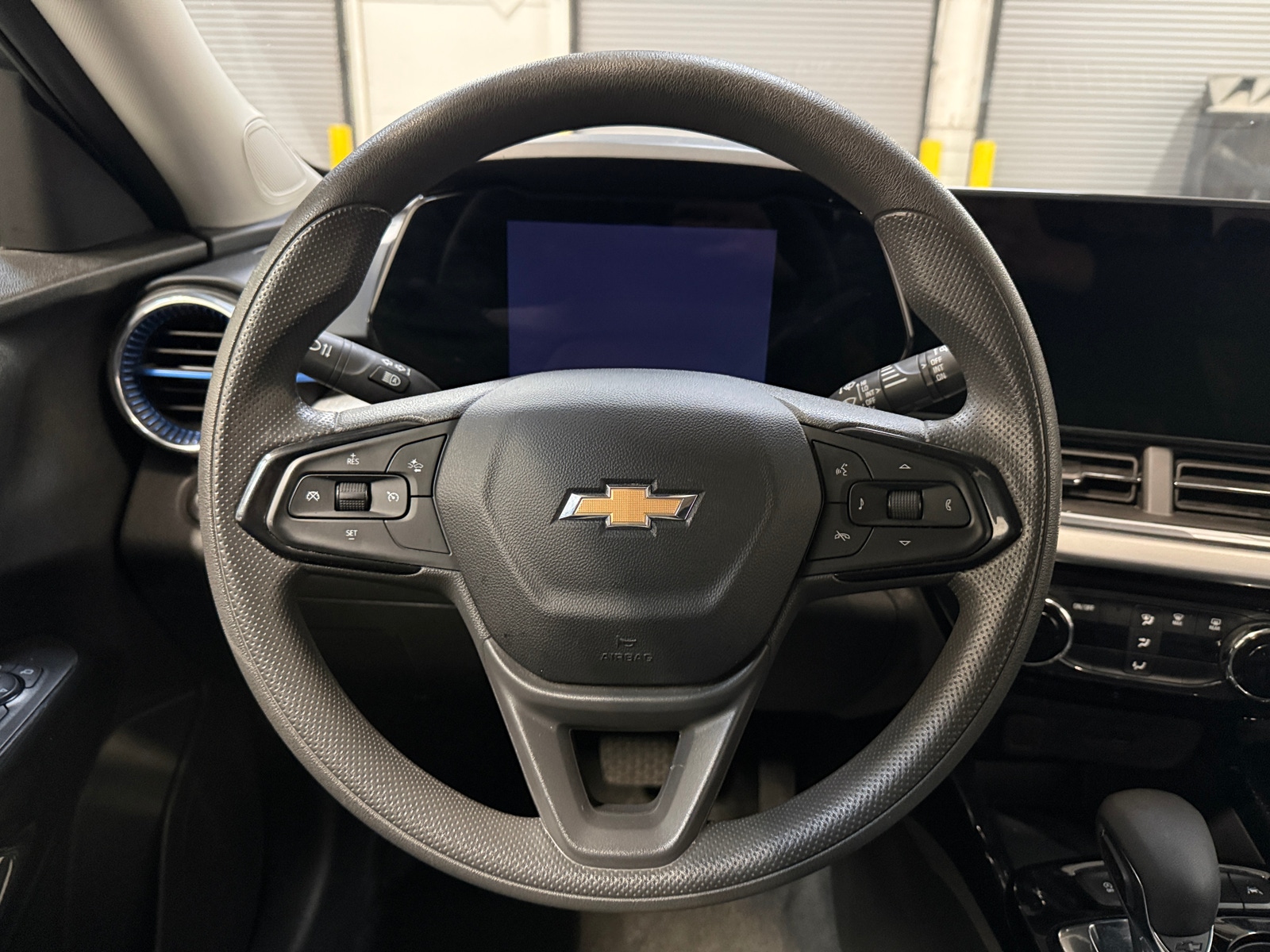 Thumbnail: 2025 Chevrolet Trax - 5