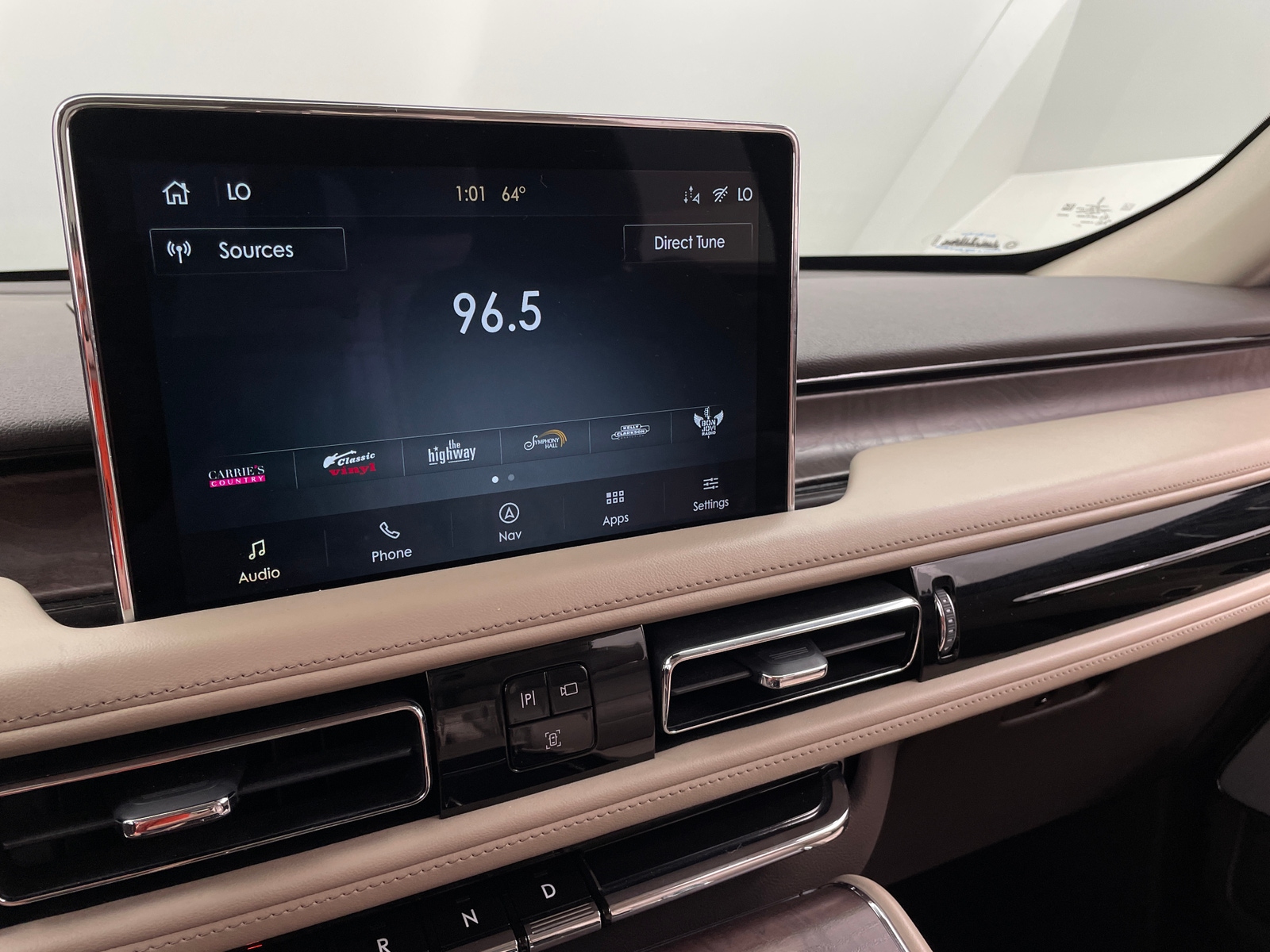 Thumbnail: 2020 Lincoln Aviator - 3