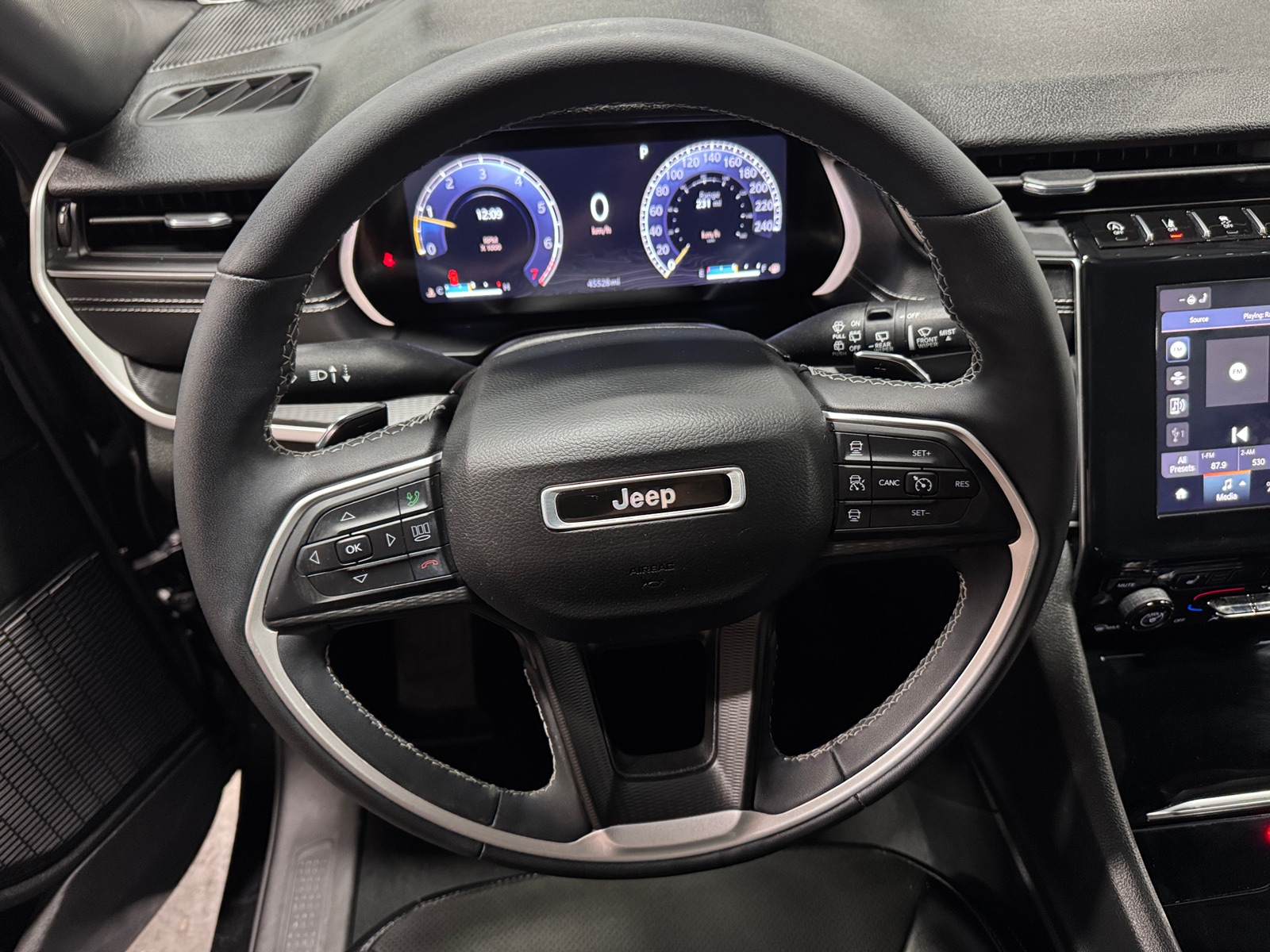 Thumbnail: 2023 Jeep Grand Cherokee - 4