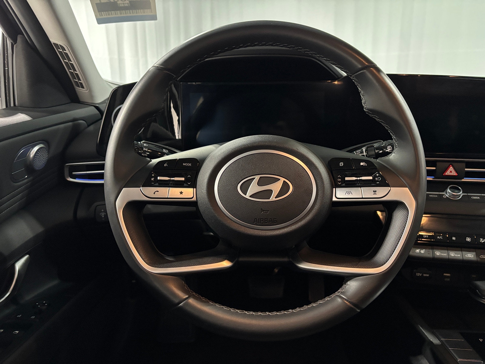 Thumbnail: 2025 Hyundai Elantra - 4