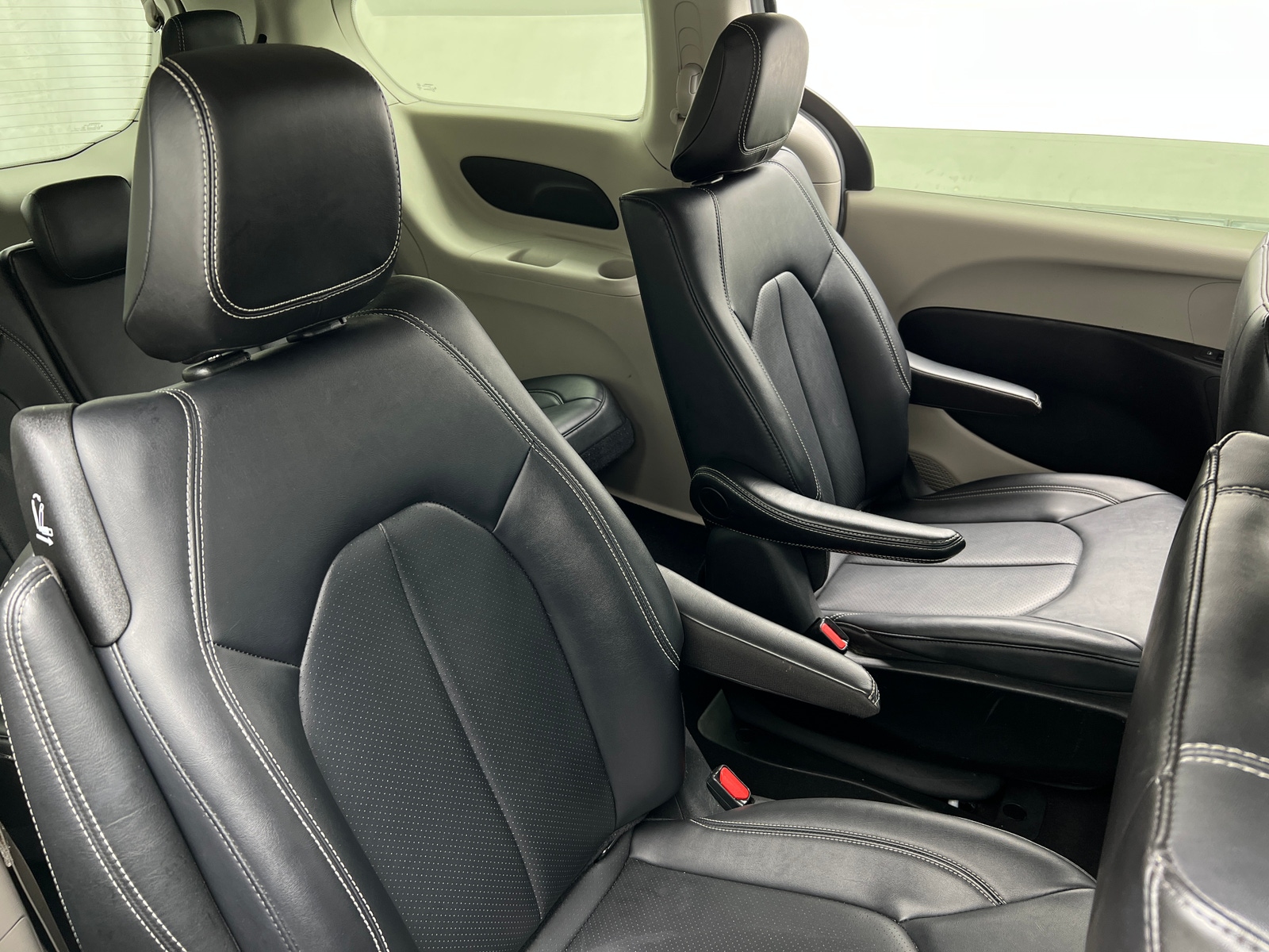 Thumbnail: 2024 Chrysler Pacifica - 5