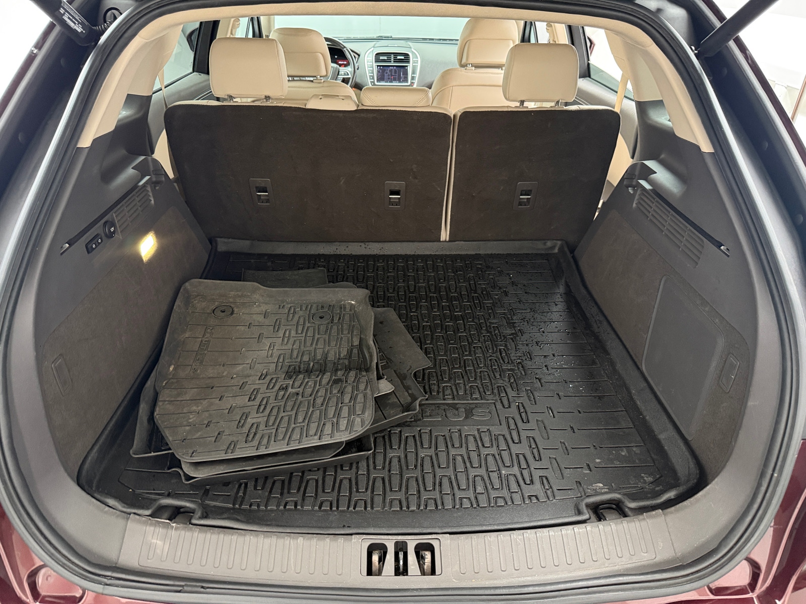 Thumbnail: 2019 Lincoln Nautilus - 6