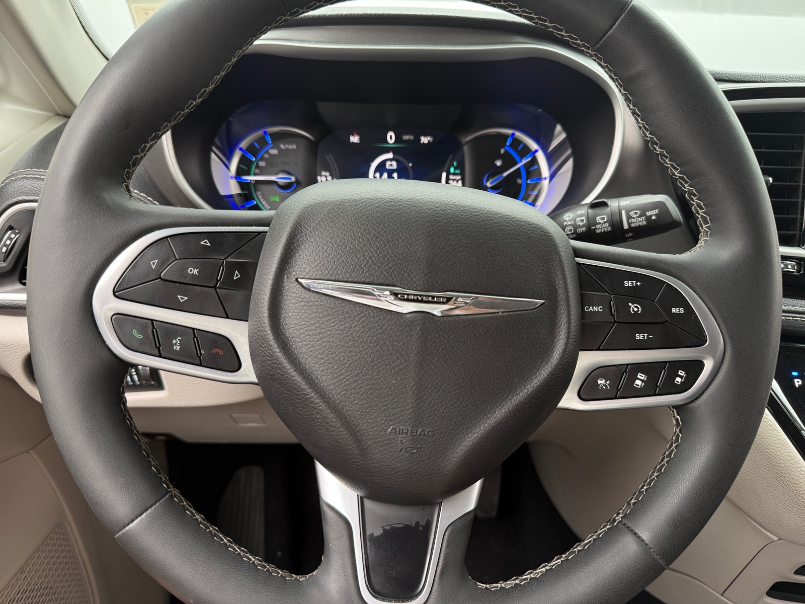 Thumbnail: 2024 Chrysler Pacifica - 4