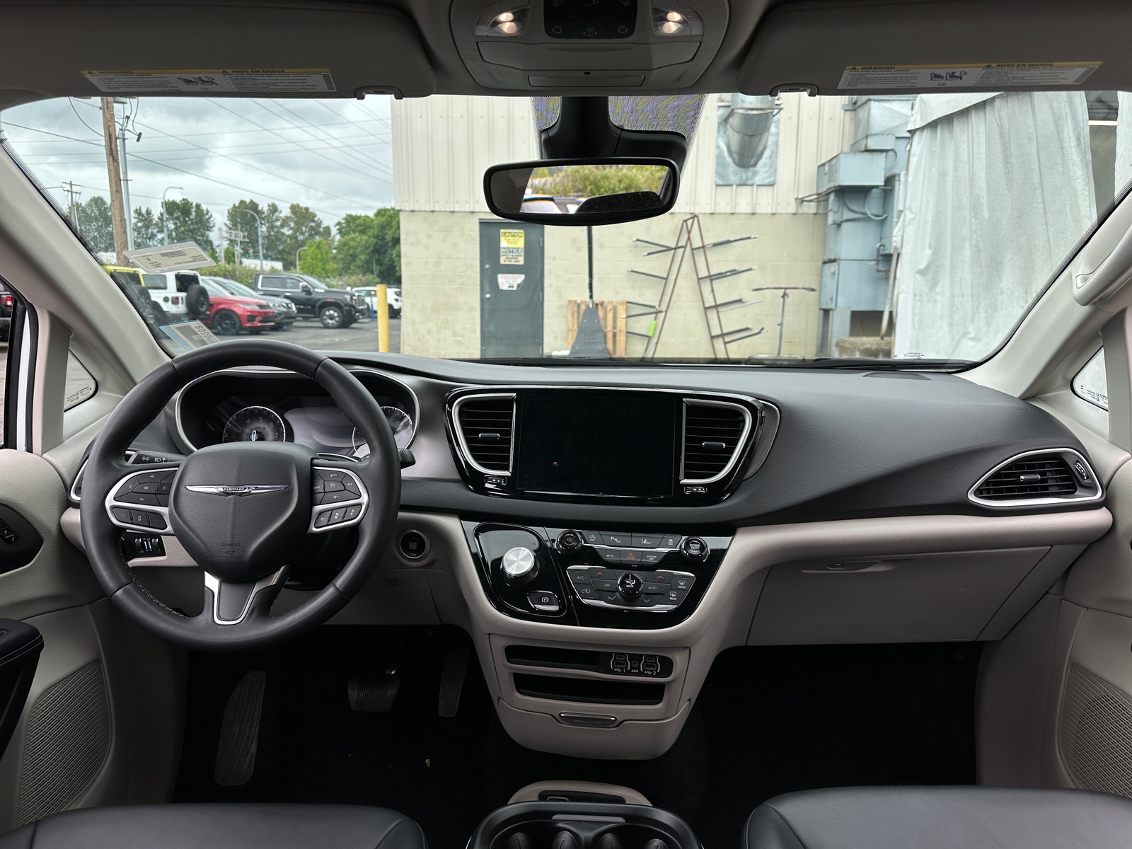 Thumbnail: 2024 Chrysler Pacifica - 2