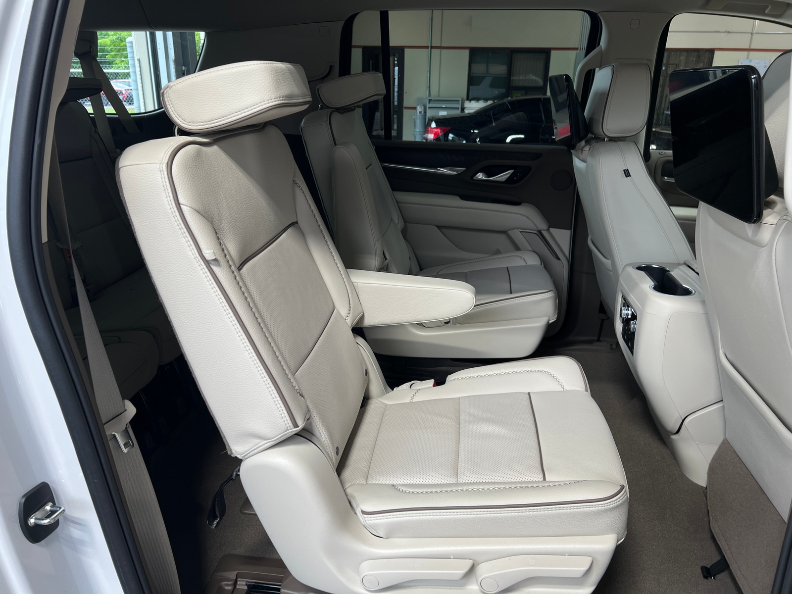 Thumbnail: 2024 GMC Yukon XL - 5
