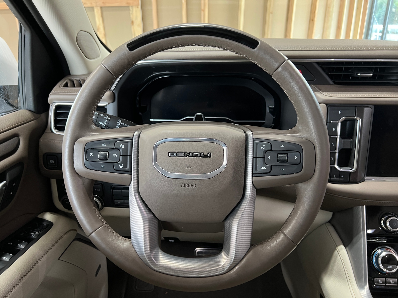 Thumbnail: 2024 GMC Yukon XL - 4