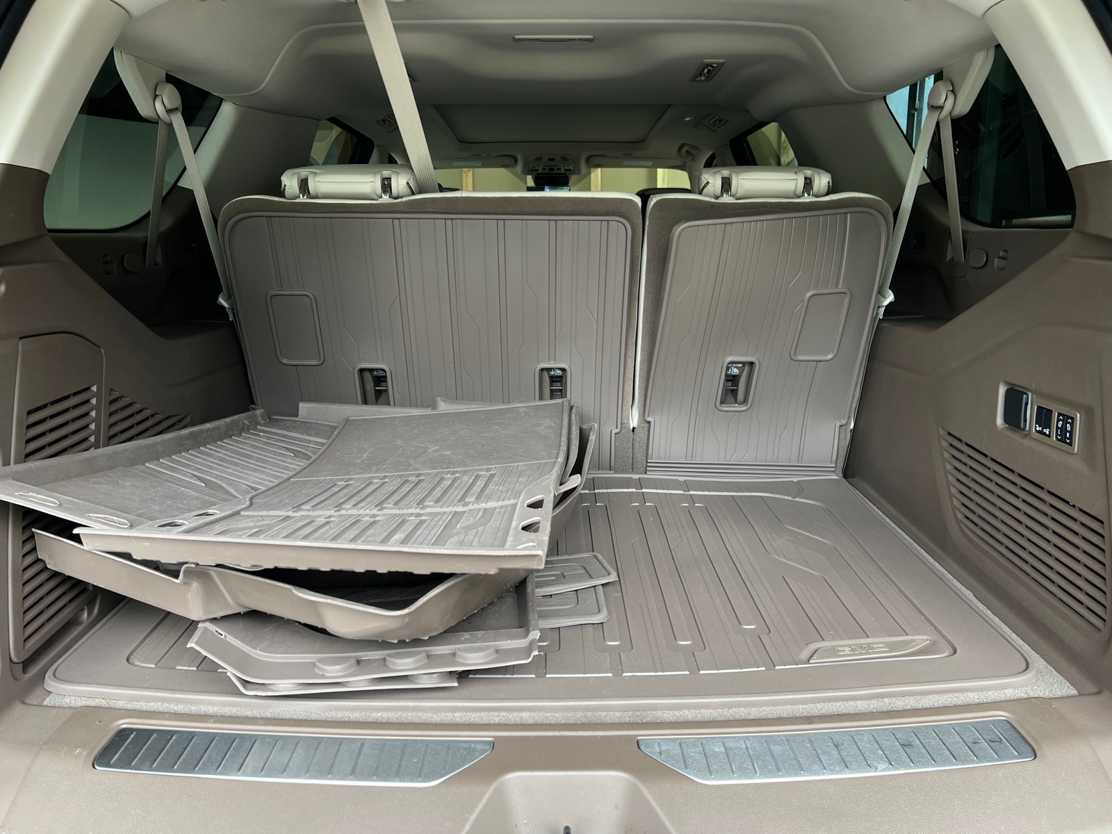 Thumbnail: 2024 GMC Yukon XL - 6