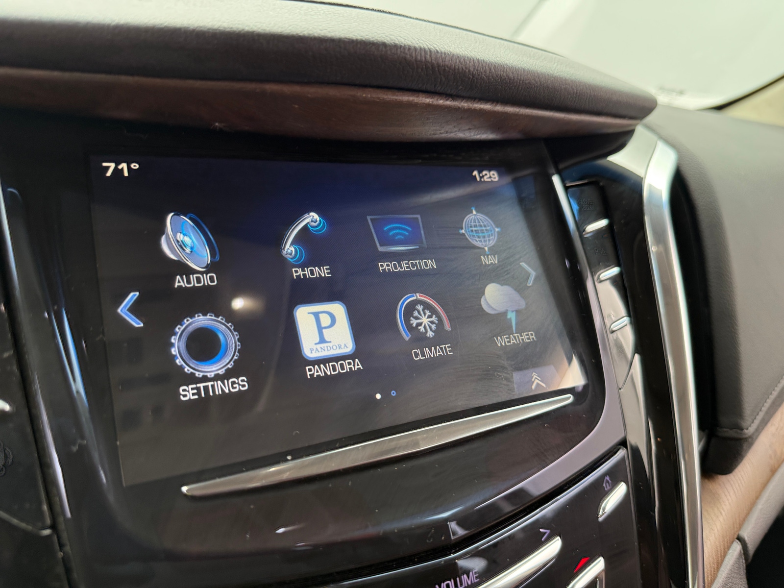 Thumbnail: 2016 Cadillac Escalade - 3