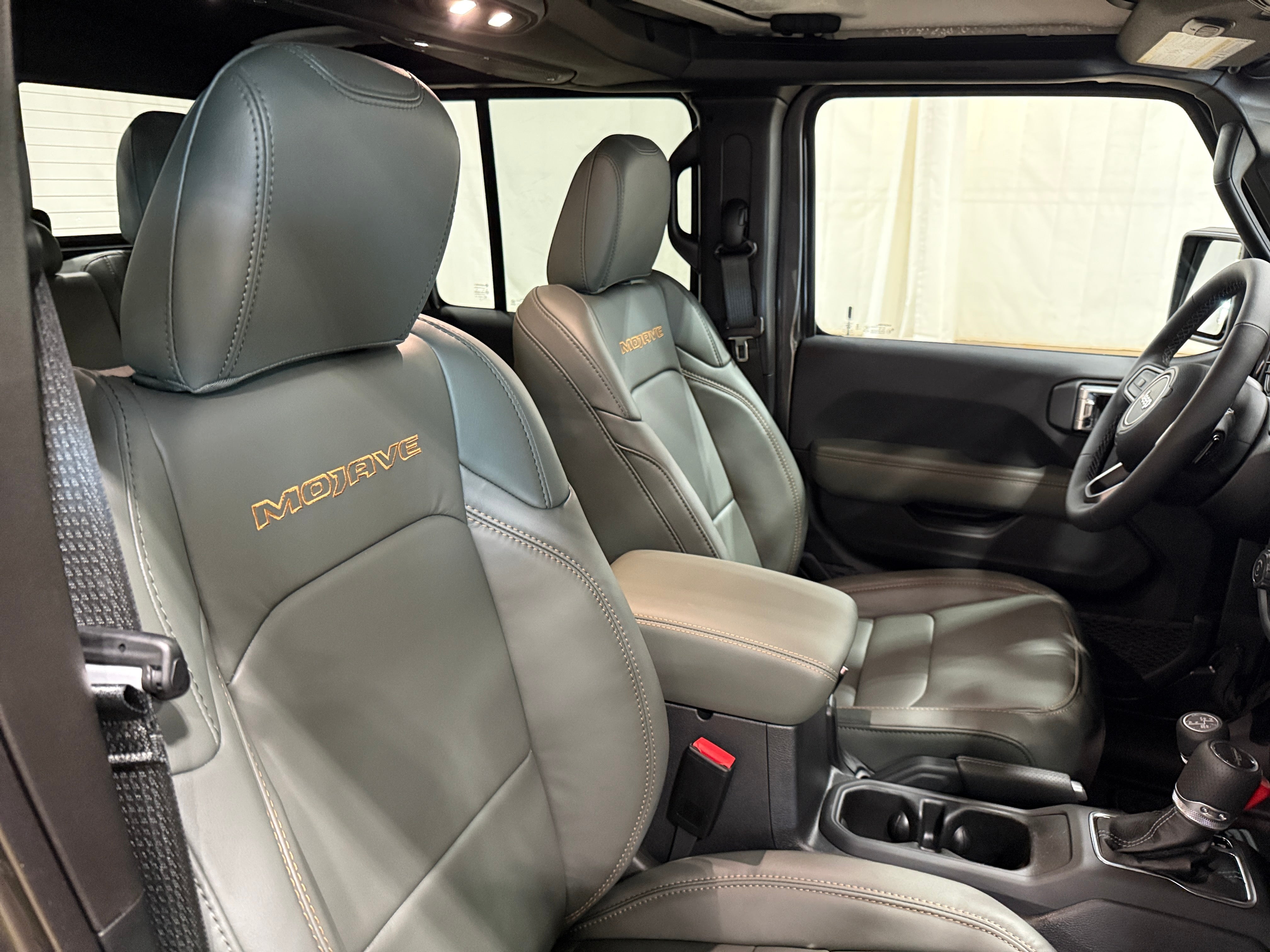 2026 Jeep Gladiator Mojave X Auto's photo