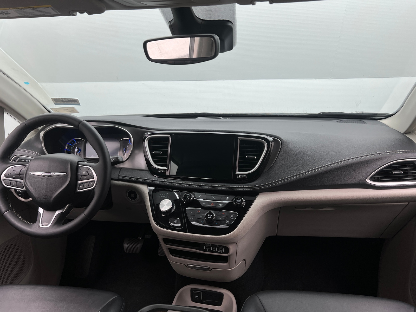 Thumbnail: 2024 Chrysler Pacifica - 2