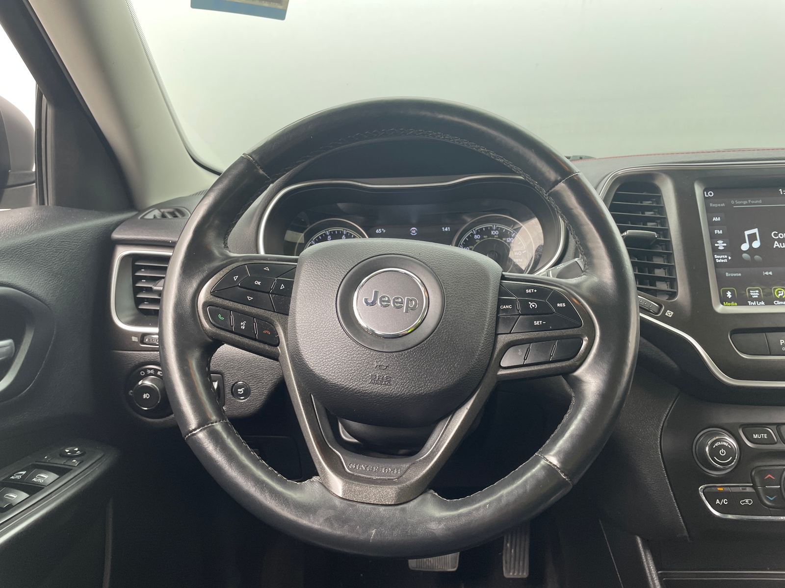 Thumbnail: 2019 Jeep Cherokee - 5