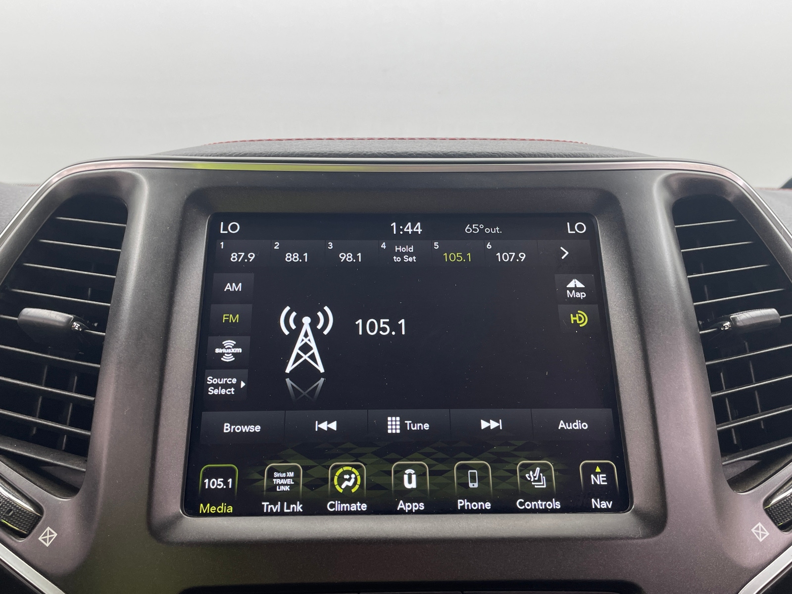 Thumbnail: 2019 Jeep Cherokee - 4