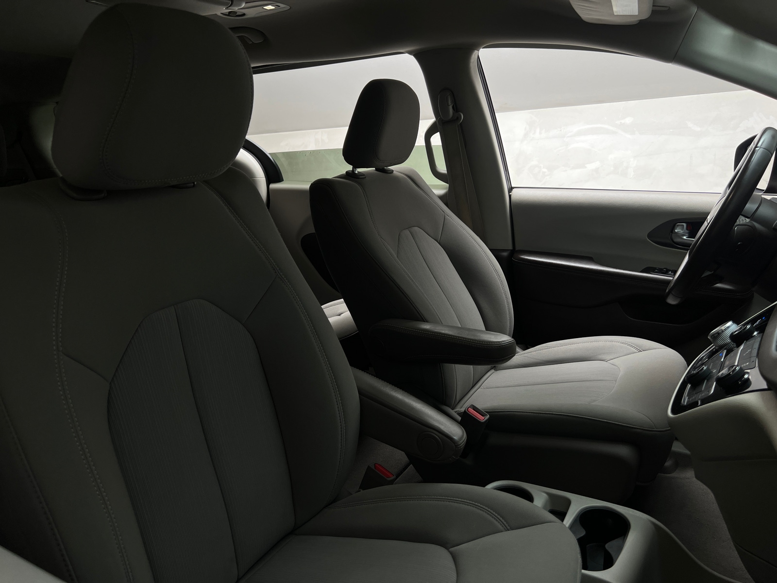 Thumbnail: 2020 Chrysler Voyager - 2