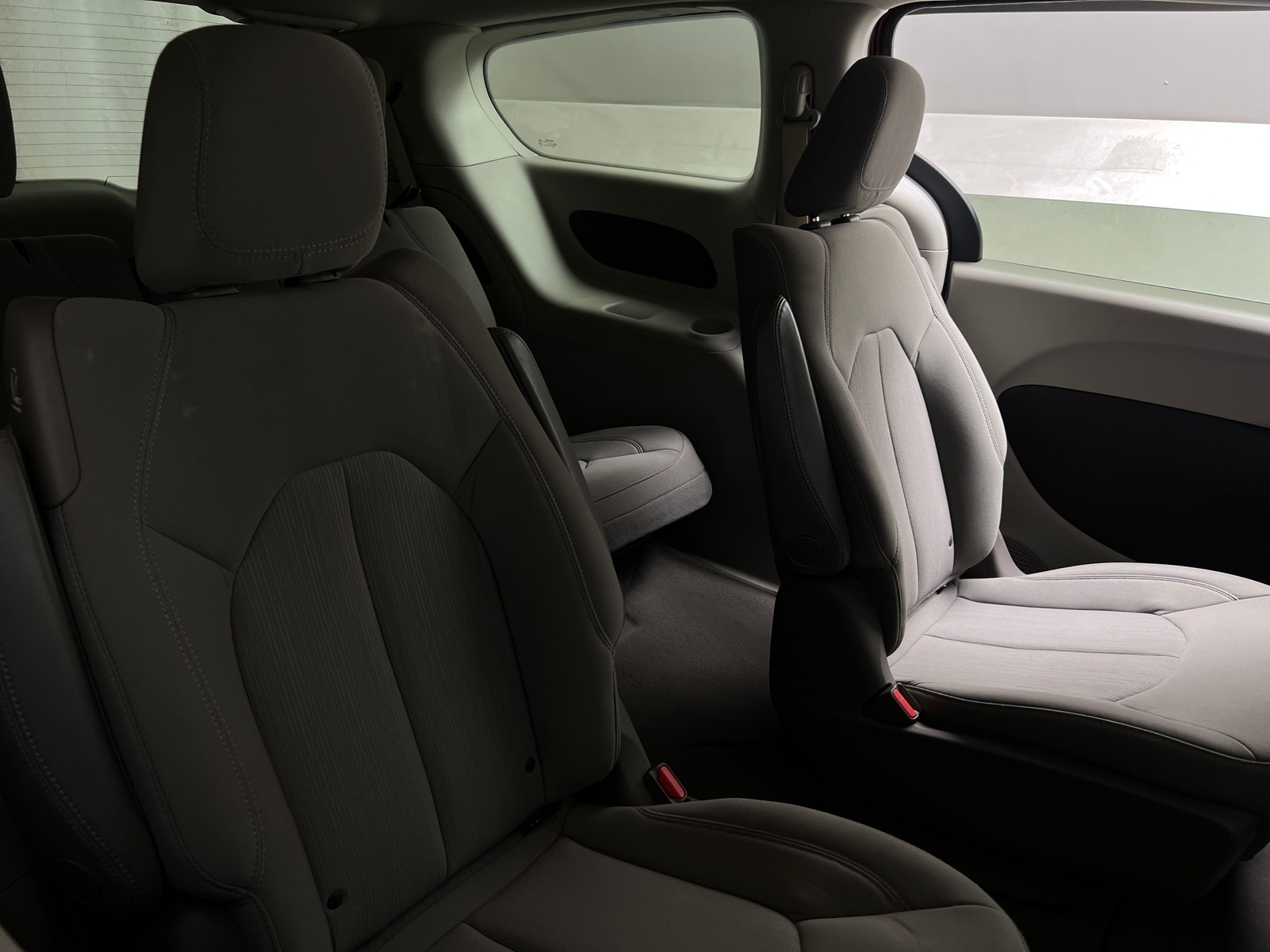 Thumbnail: 2020 Chrysler Voyager - 6