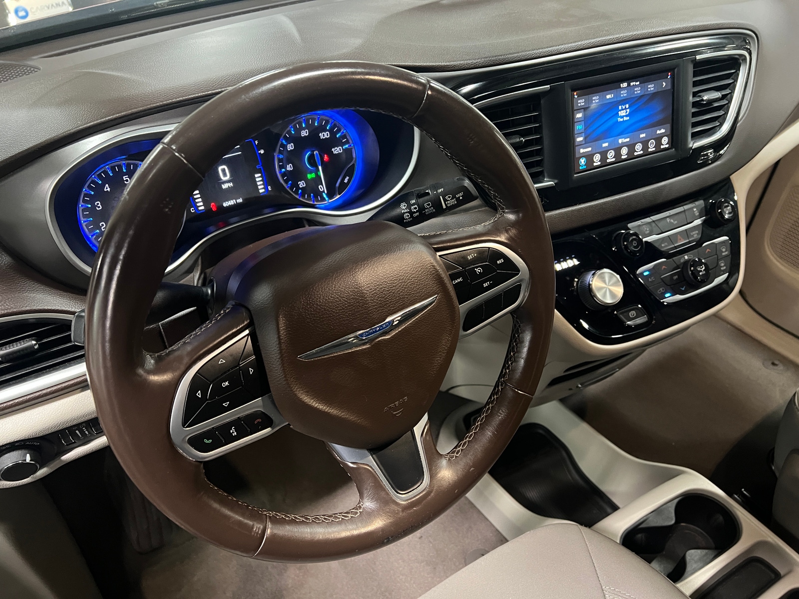Thumbnail: 2020 Chrysler Voyager - 5