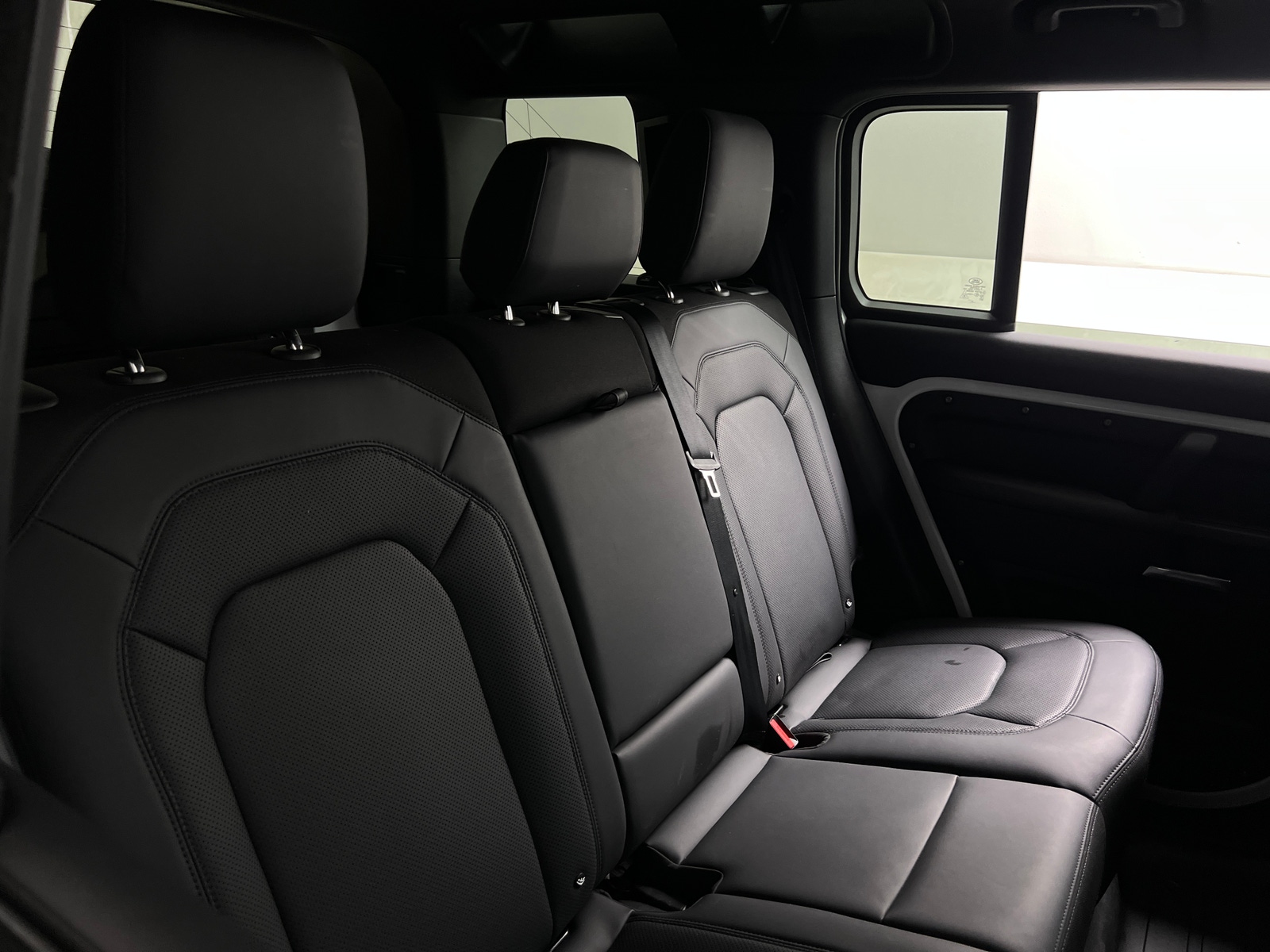 Thumbnail: 2025 Land Rover Defender - 5