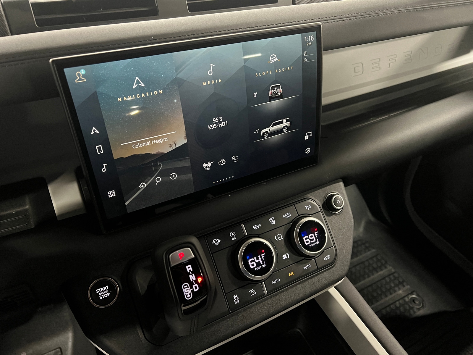 Thumbnail: 2025 Land Rover Defender - 3
