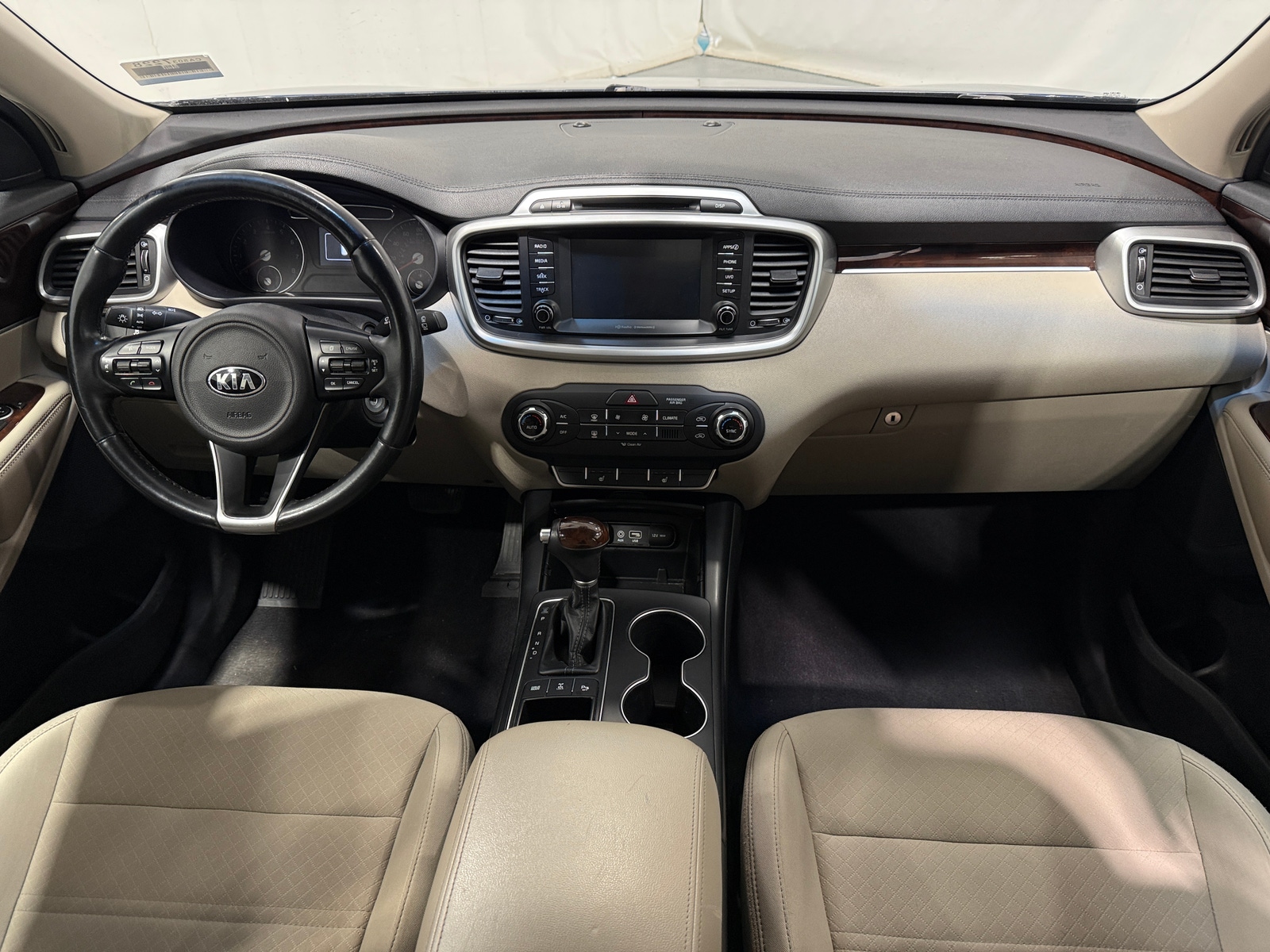 Thumbnail: 2018 Kia Sorento - 3