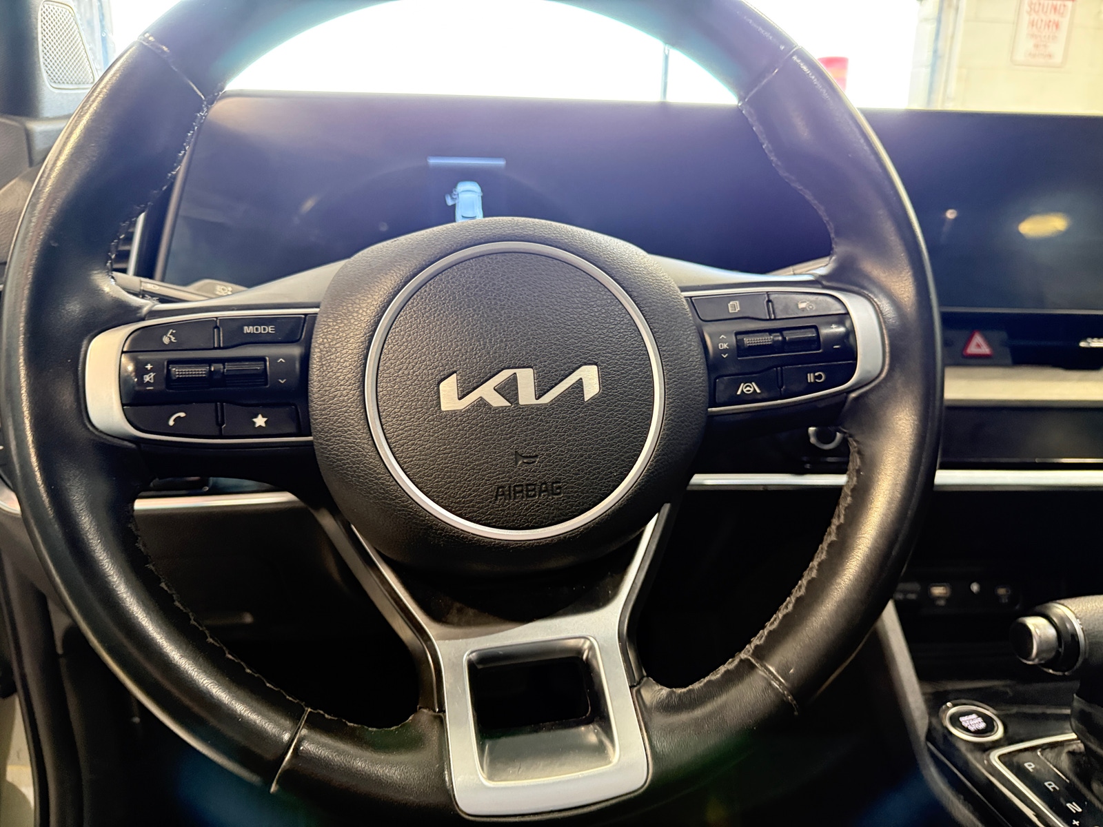 Thumbnail: 2023 Kia Sportage - 5