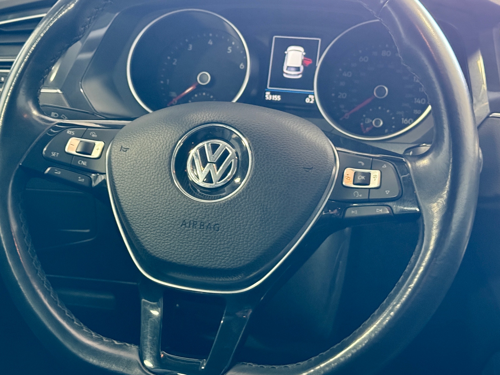 Thumbnail: 2018 Volkswagen Tiguan - 4