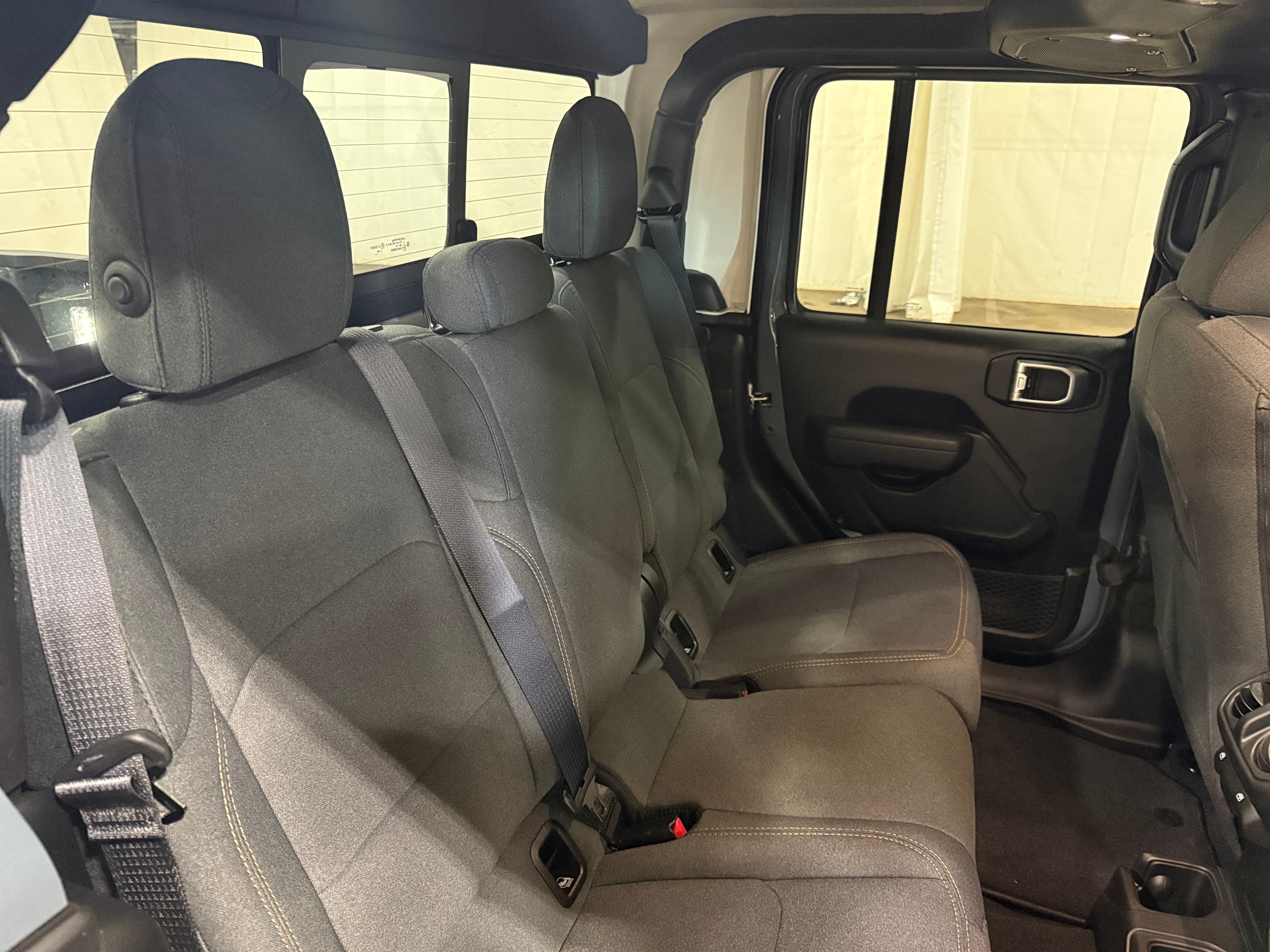 2026 Jeep Gladiator Sport S Auto's photo