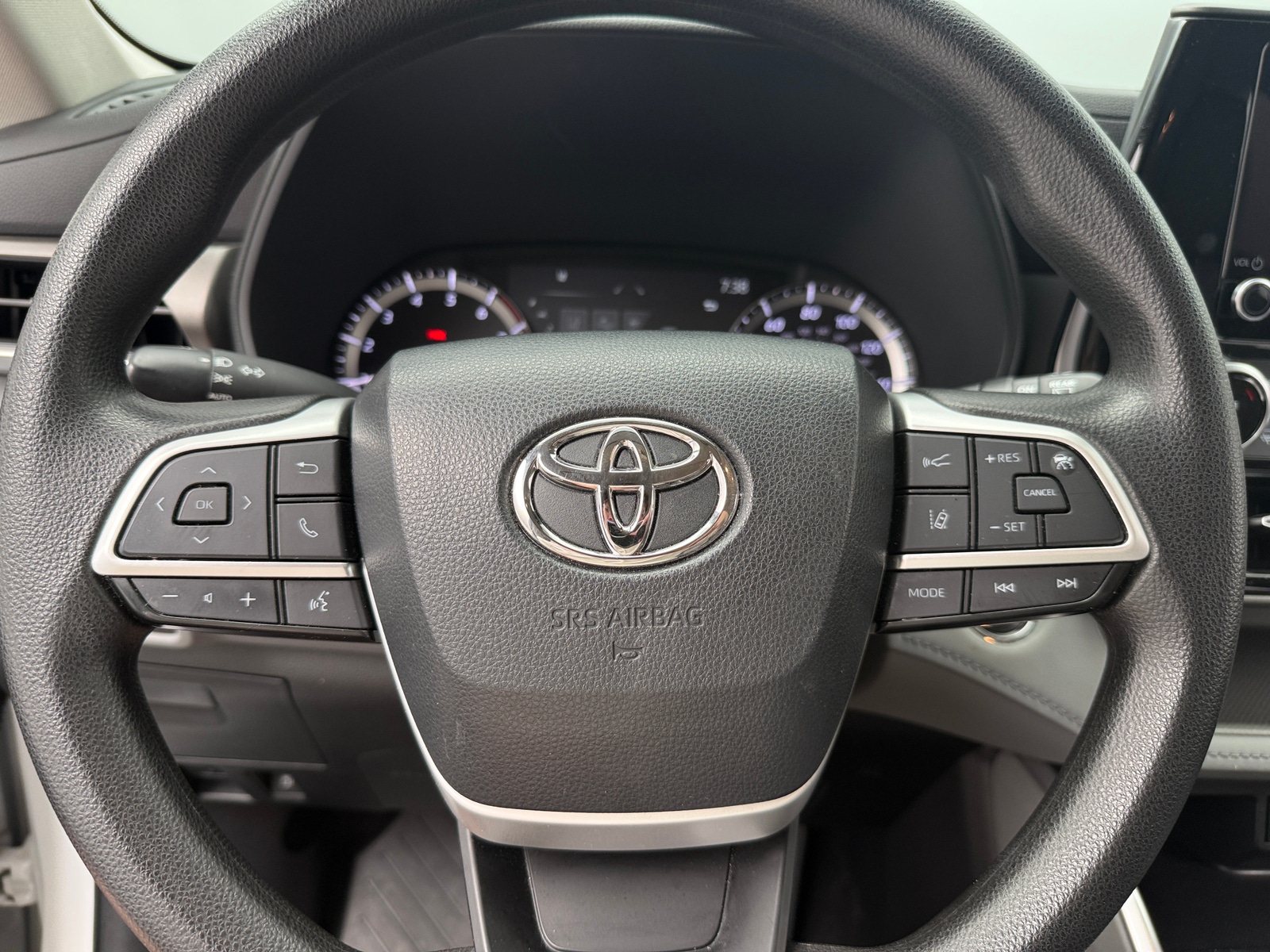 Thumbnail: 2023 Toyota Highlander - 5