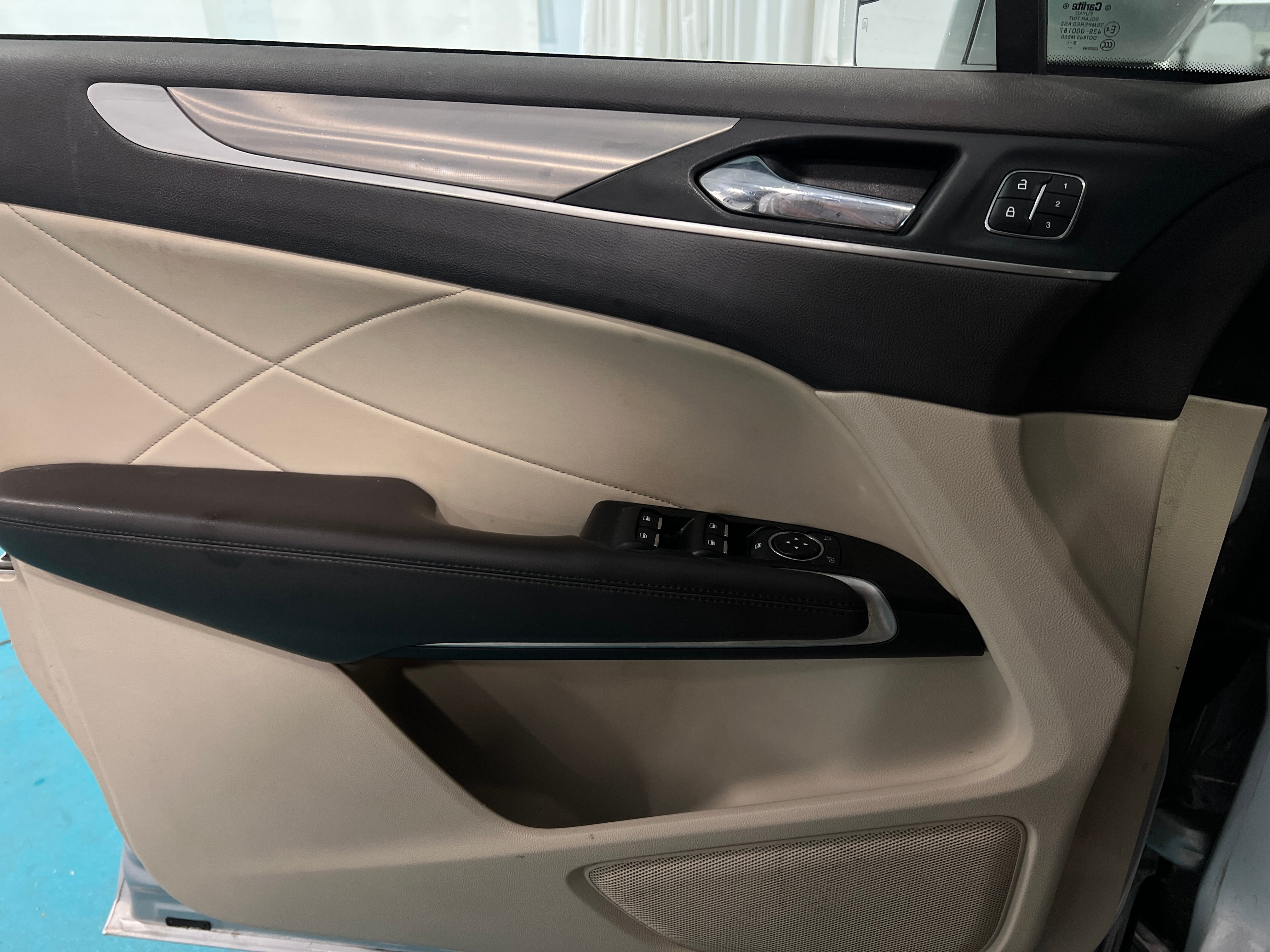 Used 2019 Lincoln MKC Base with VIN 5LMCJ1D93KUL48291 for sale in Auburn, WA