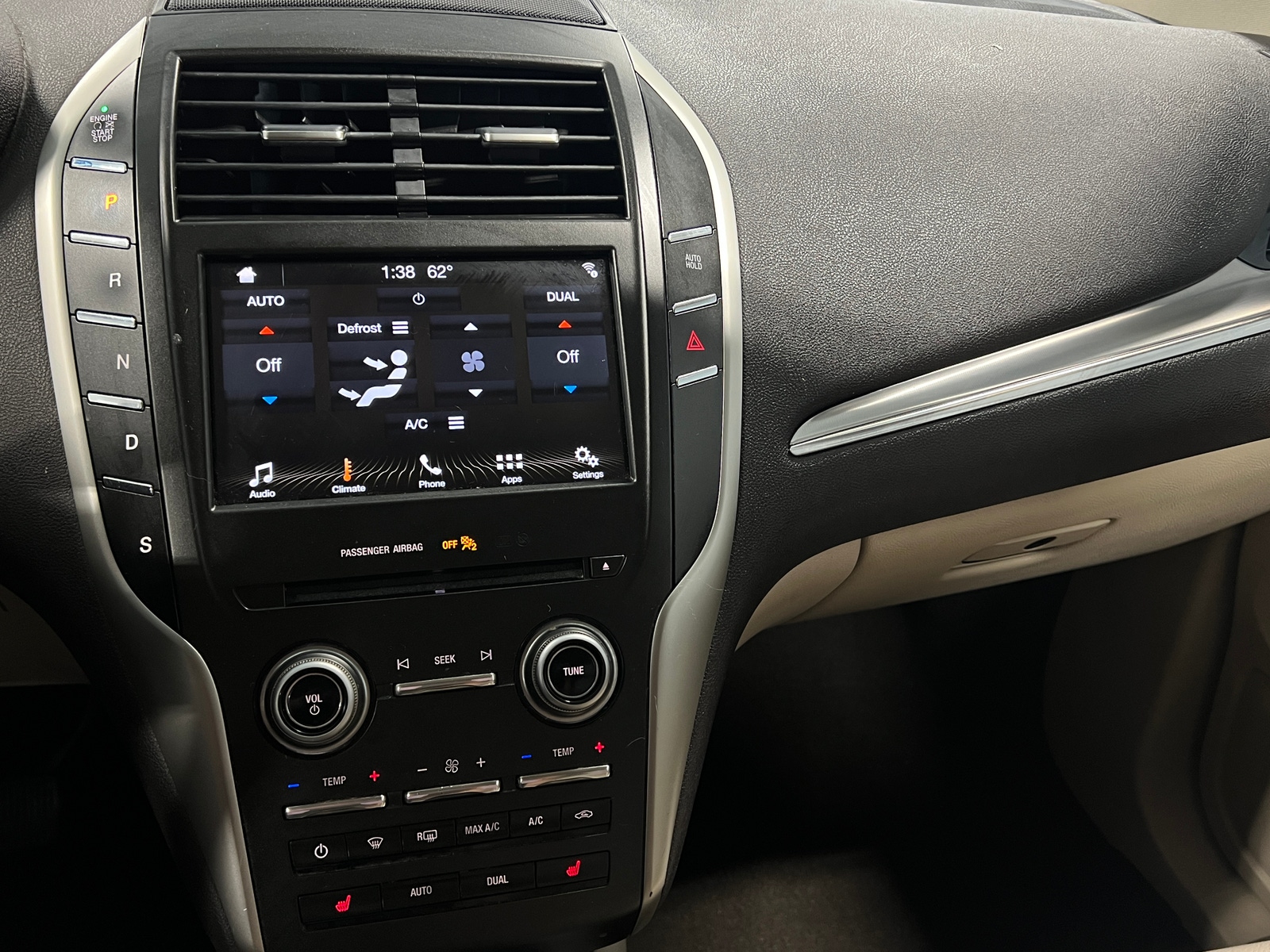 Thumbnail: 2019 Lincoln MKC - 3