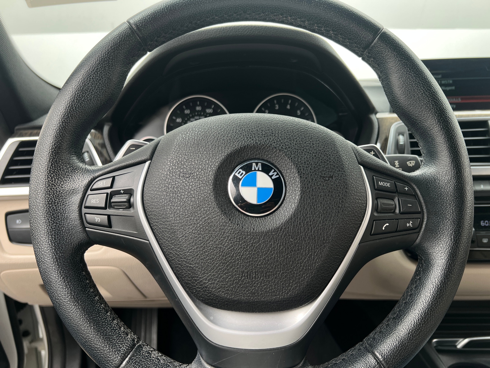 Thumbnail: 2016 BMW 3 Series - 4