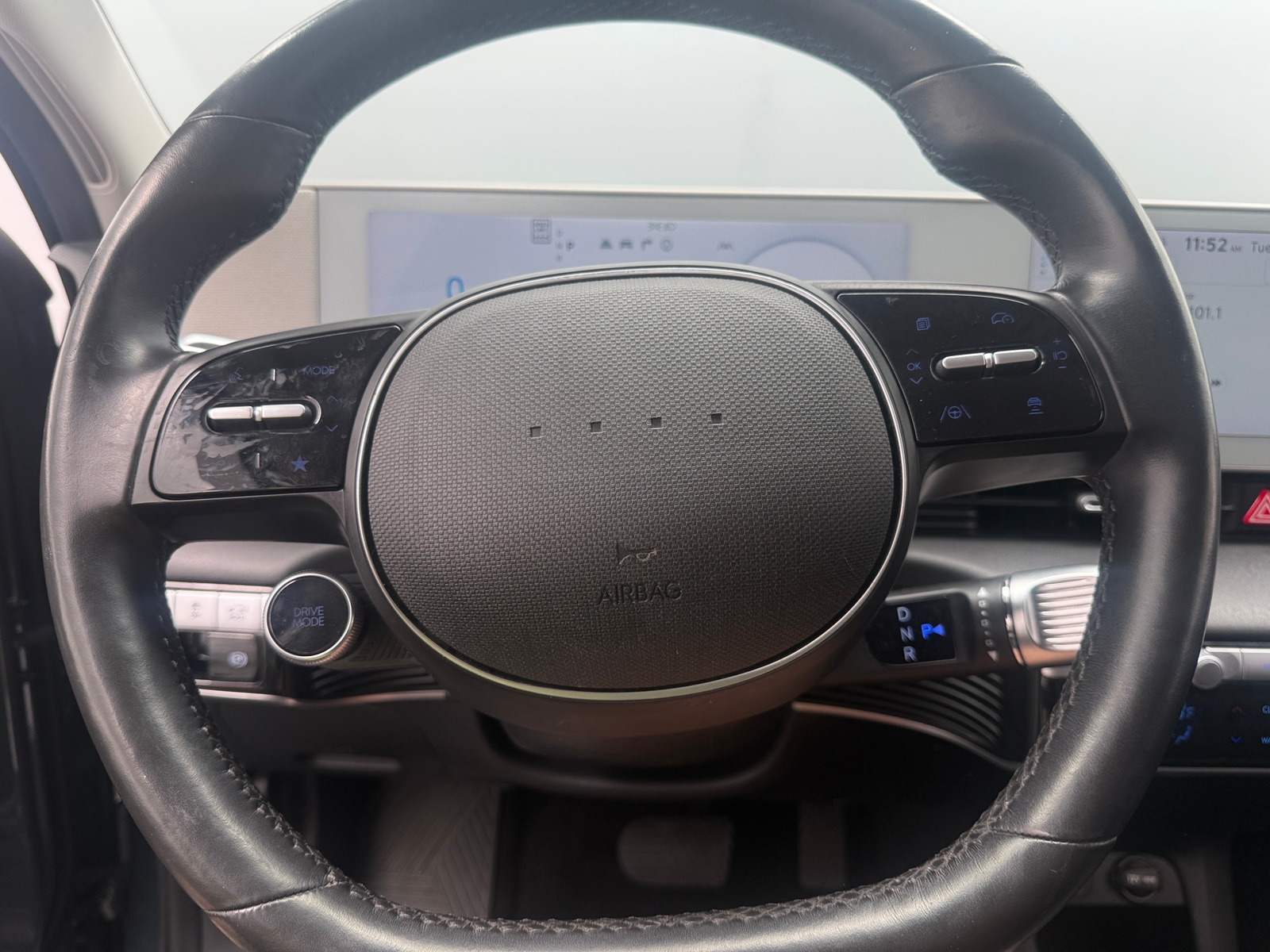 Thumbnail: 2023 Hyundai Ioniq 5 - 4