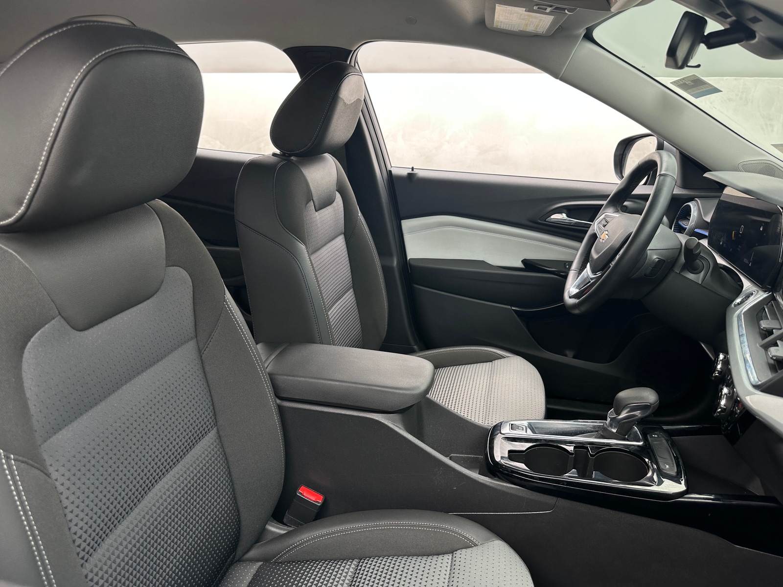 Thumbnail: 2025 Chevrolet Trax - 2