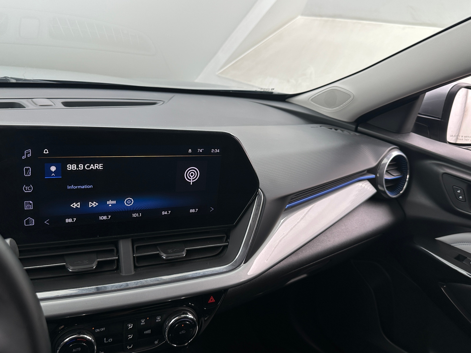 Thumbnail: 2025 Chevrolet Trax - 4