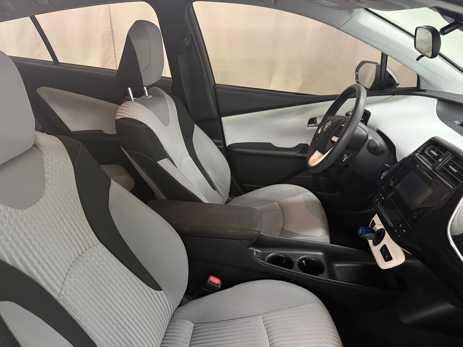 Thumbnail: 2017 Toyota Prius - 2
