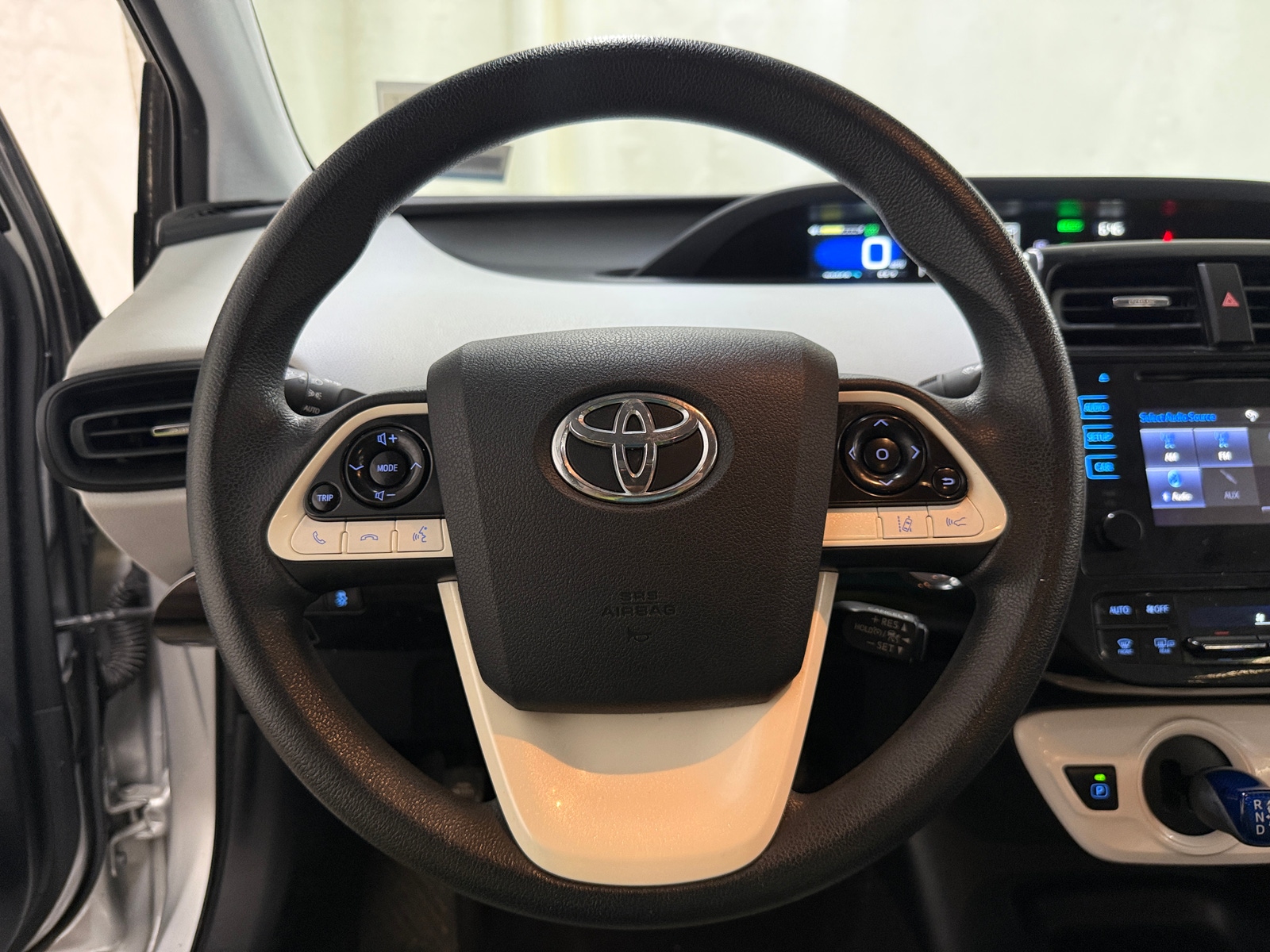 Thumbnail: 2017 Toyota Prius - 5