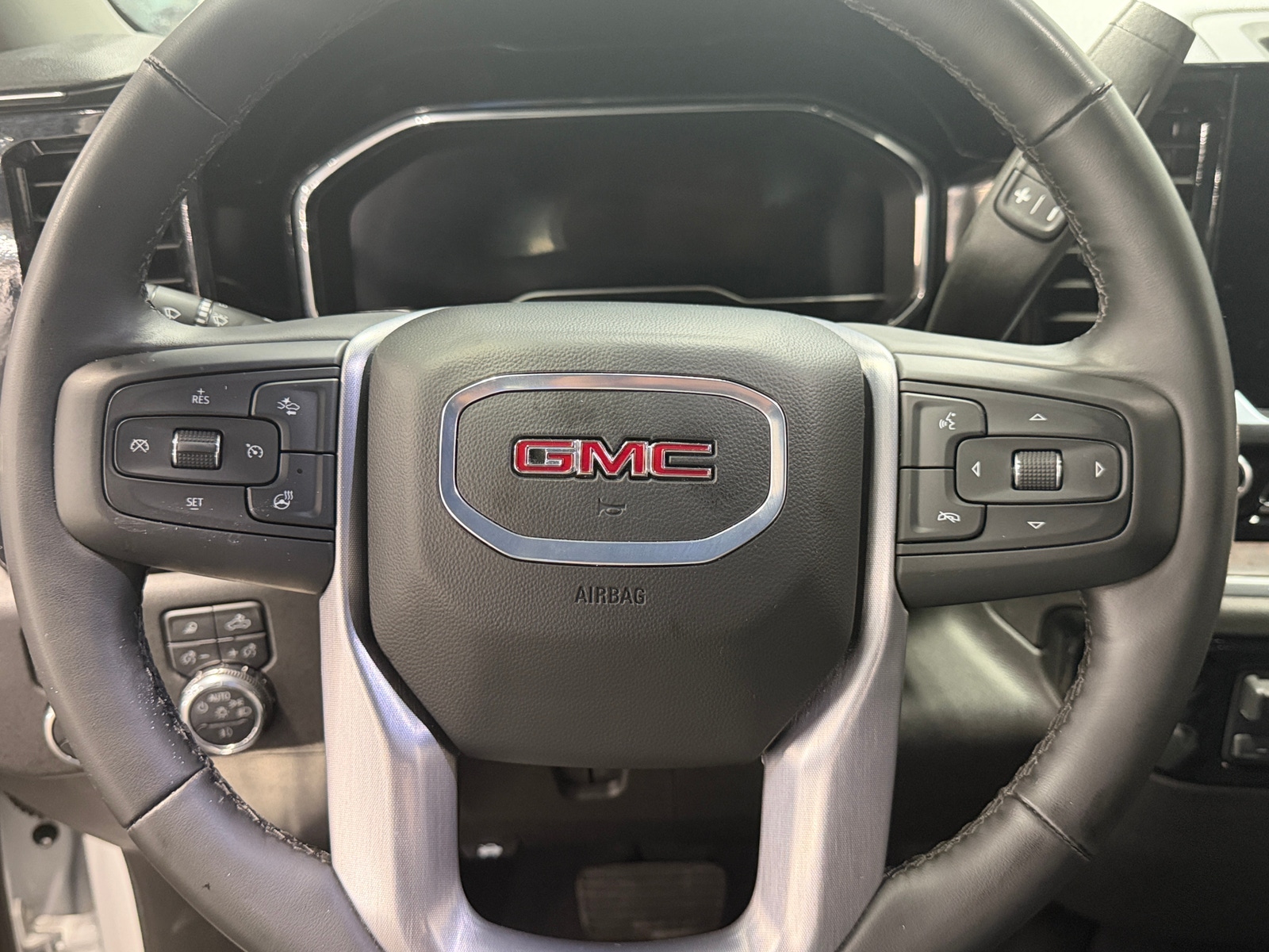 Thumbnail: 2025 GMC Sierra 1500 - 4