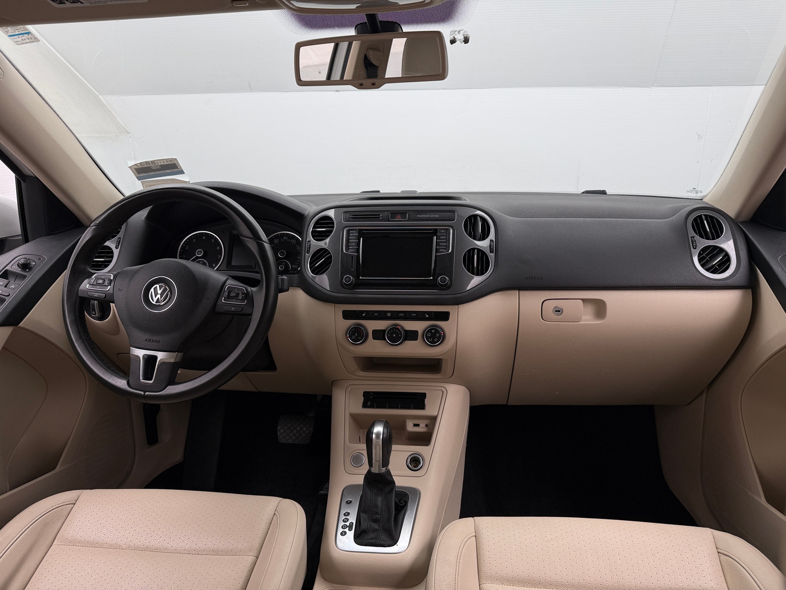 Thumbnail: 2017 Volkswagen Tiguan - 3