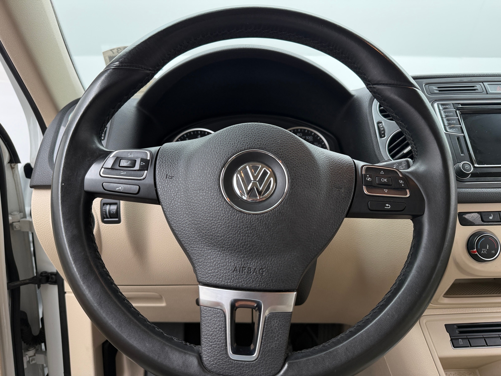 Thumbnail: 2017 Volkswagen Tiguan - 5
