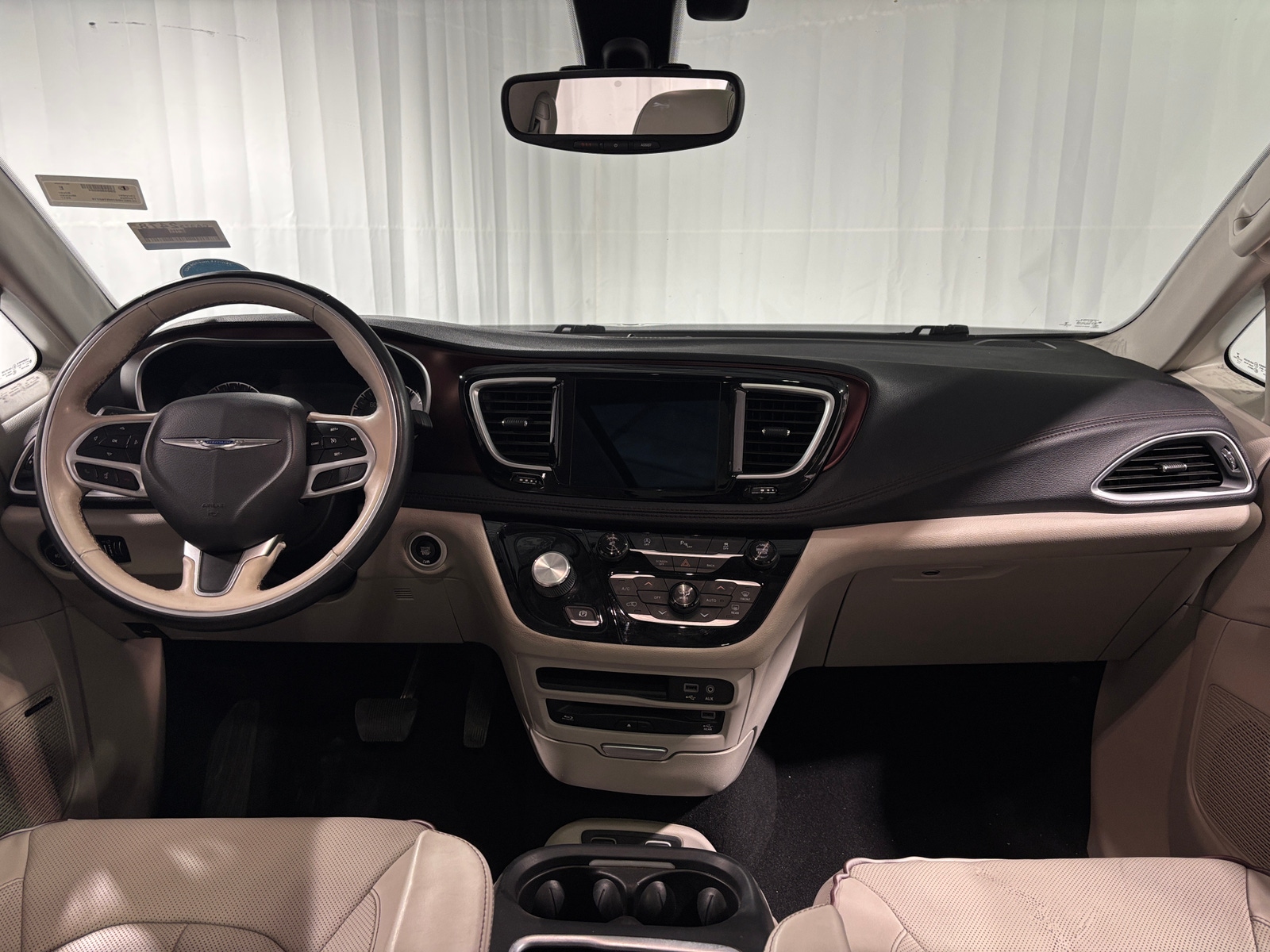 Thumbnail: 2017 Chrysler Pacifica - 2