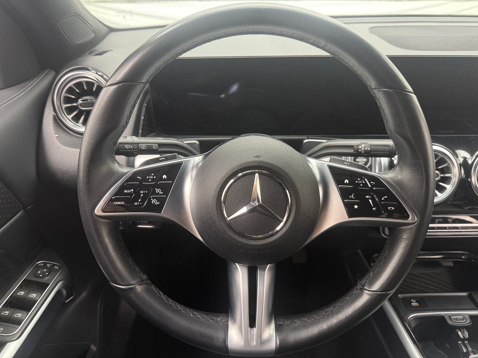 Thumbnail: 2024 Mercedes-Benz GLB - 4