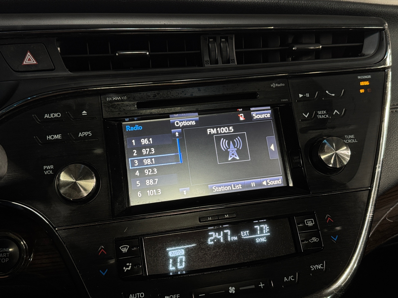 Thumbnail: 2015 Toyota Avalon - 3
