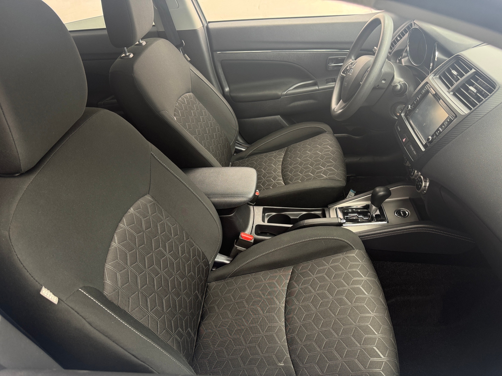 Thumbnail: 2024 Mitsubishi Outlander Sport - 2