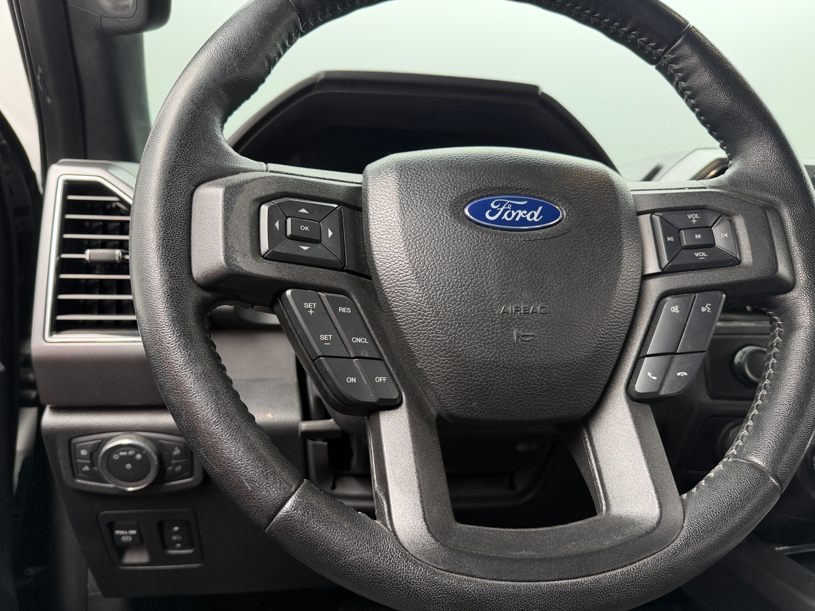 Thumbnail: 2018 Ford Econoline - 5