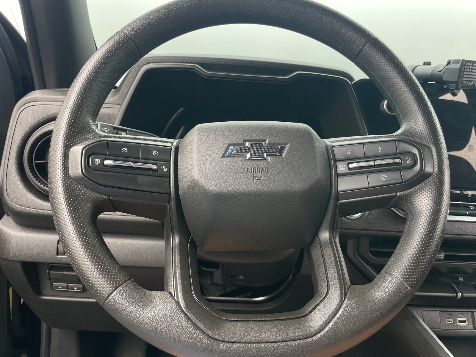 Thumbnail: 2024 Chevrolet Colorado - 5