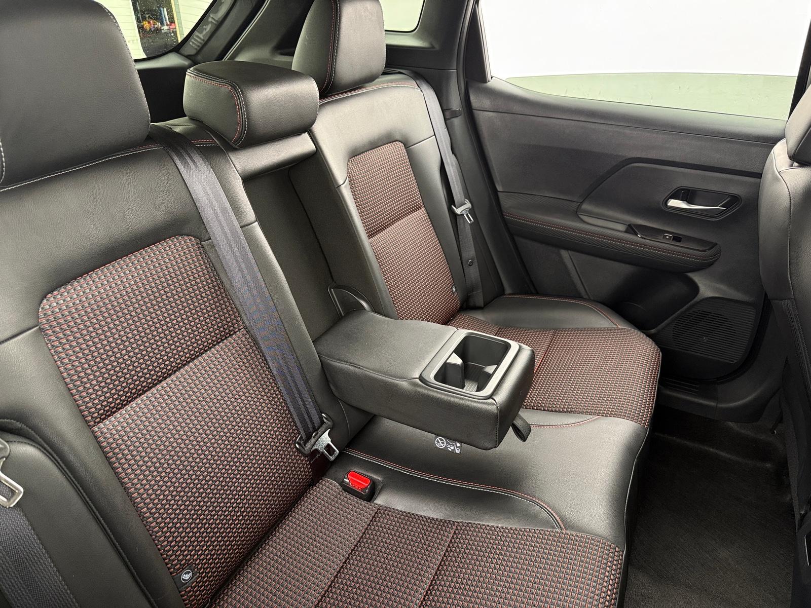 Thumbnail: 2025 Nissan Kicks - 5