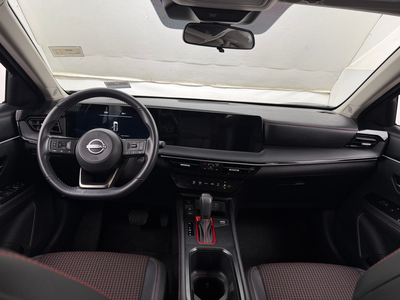 Thumbnail: 2025 Nissan Kicks - 2