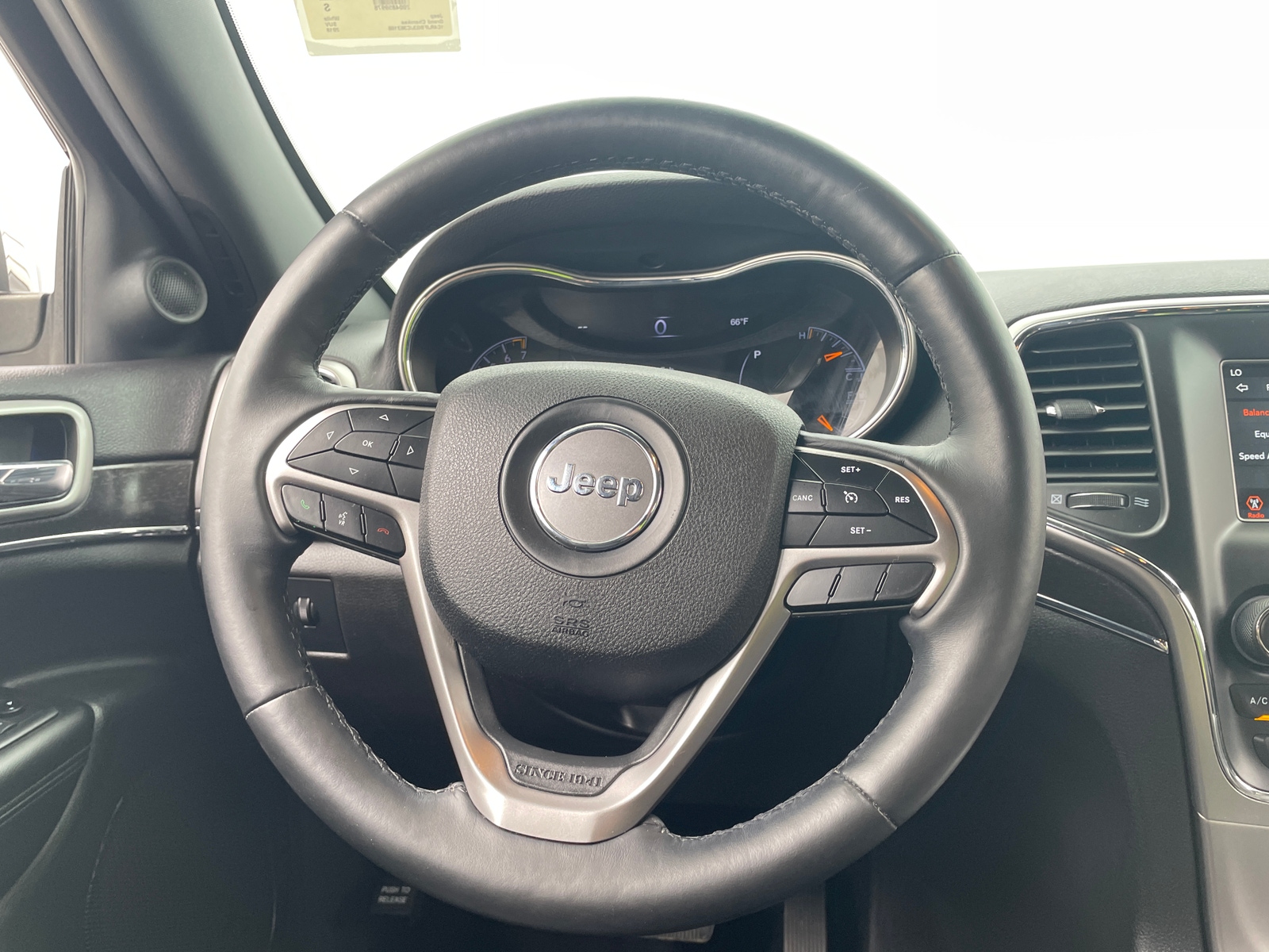 Thumbnail: 2018 Jeep Grand Cherokee - 4