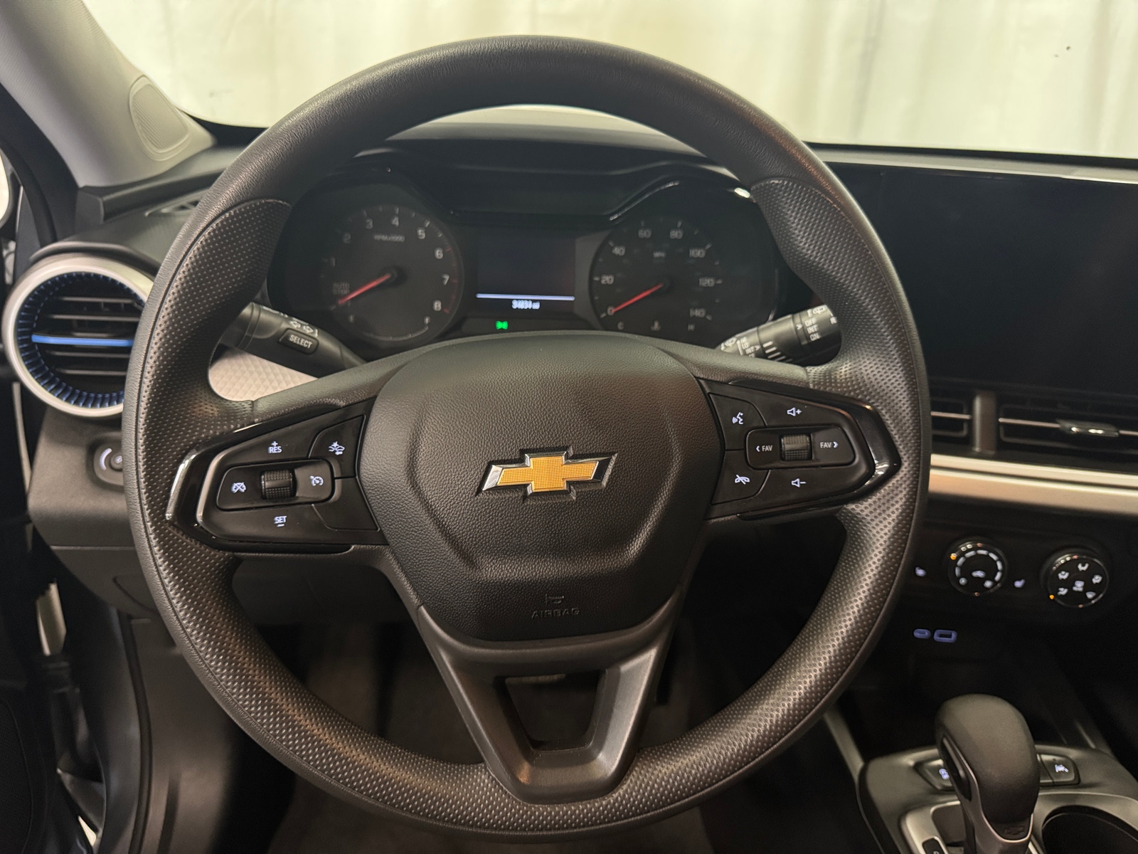 Thumbnail: 2025 Chevrolet Trax - 5